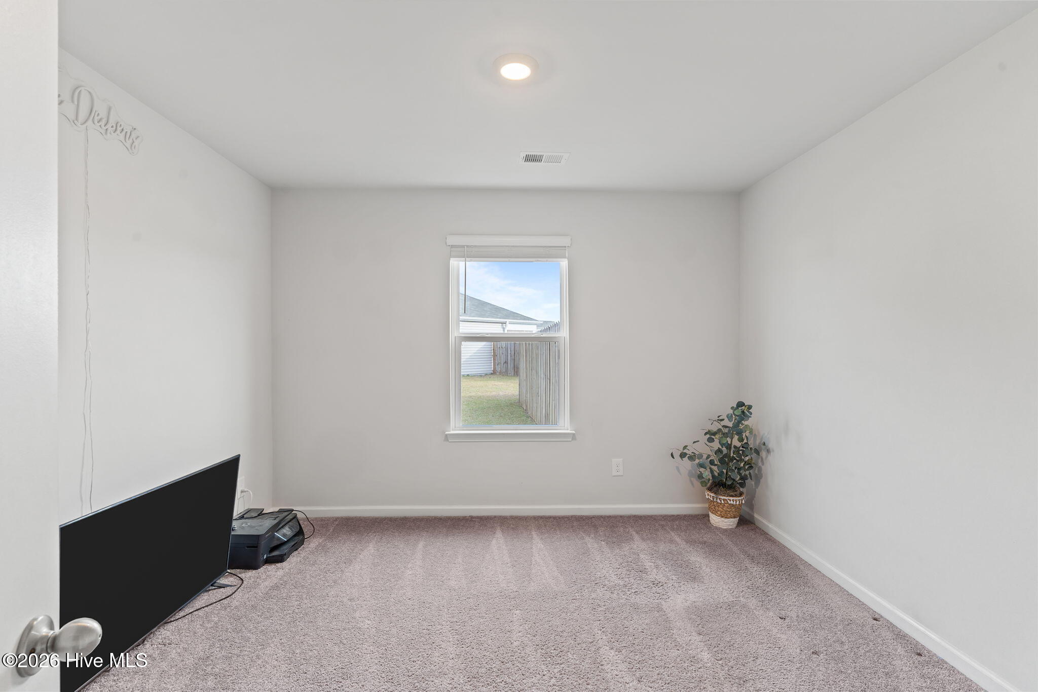 100558929 | Photo 38