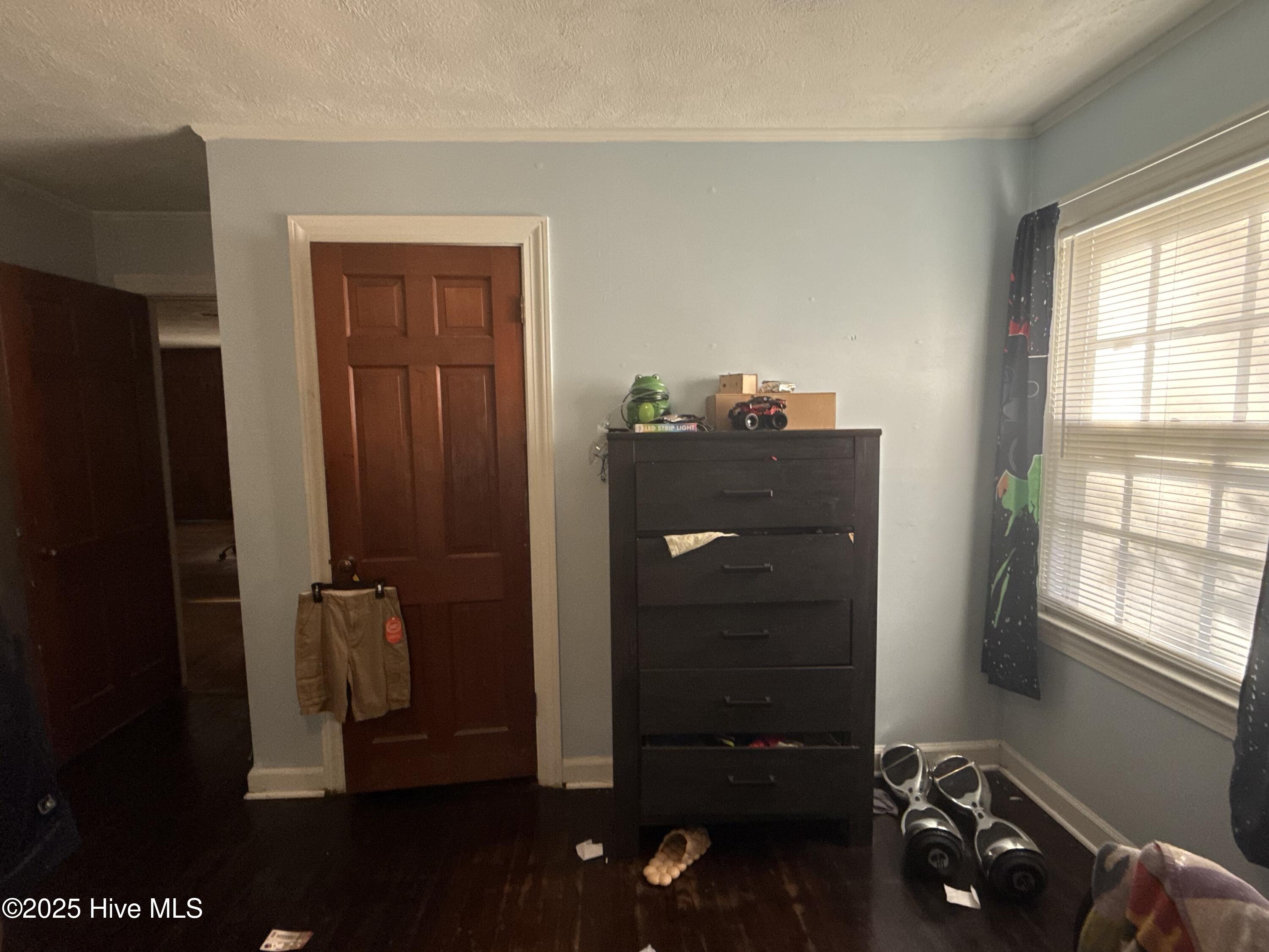 7_photo-1209-charles-drive