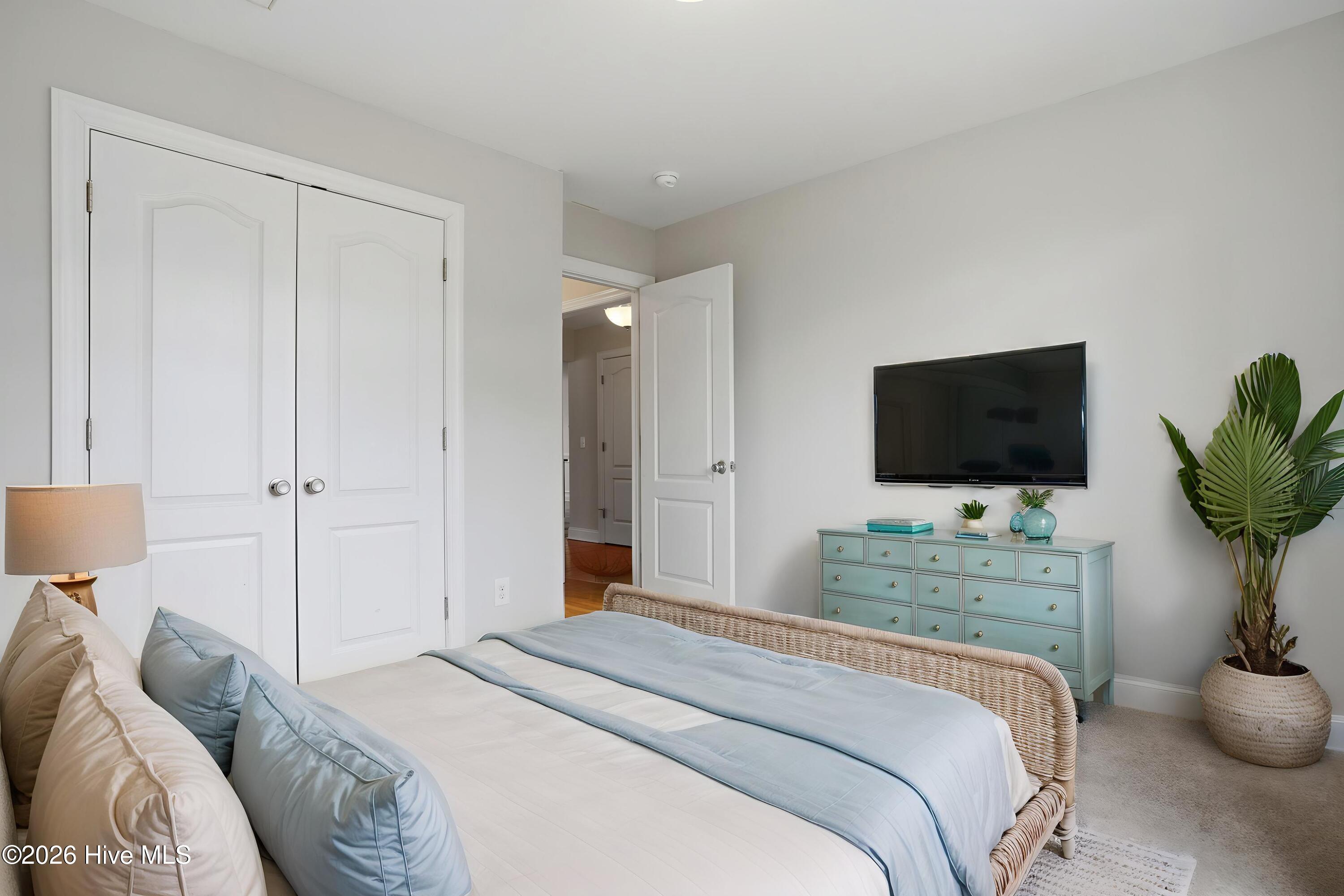 100564598 | Photo 25