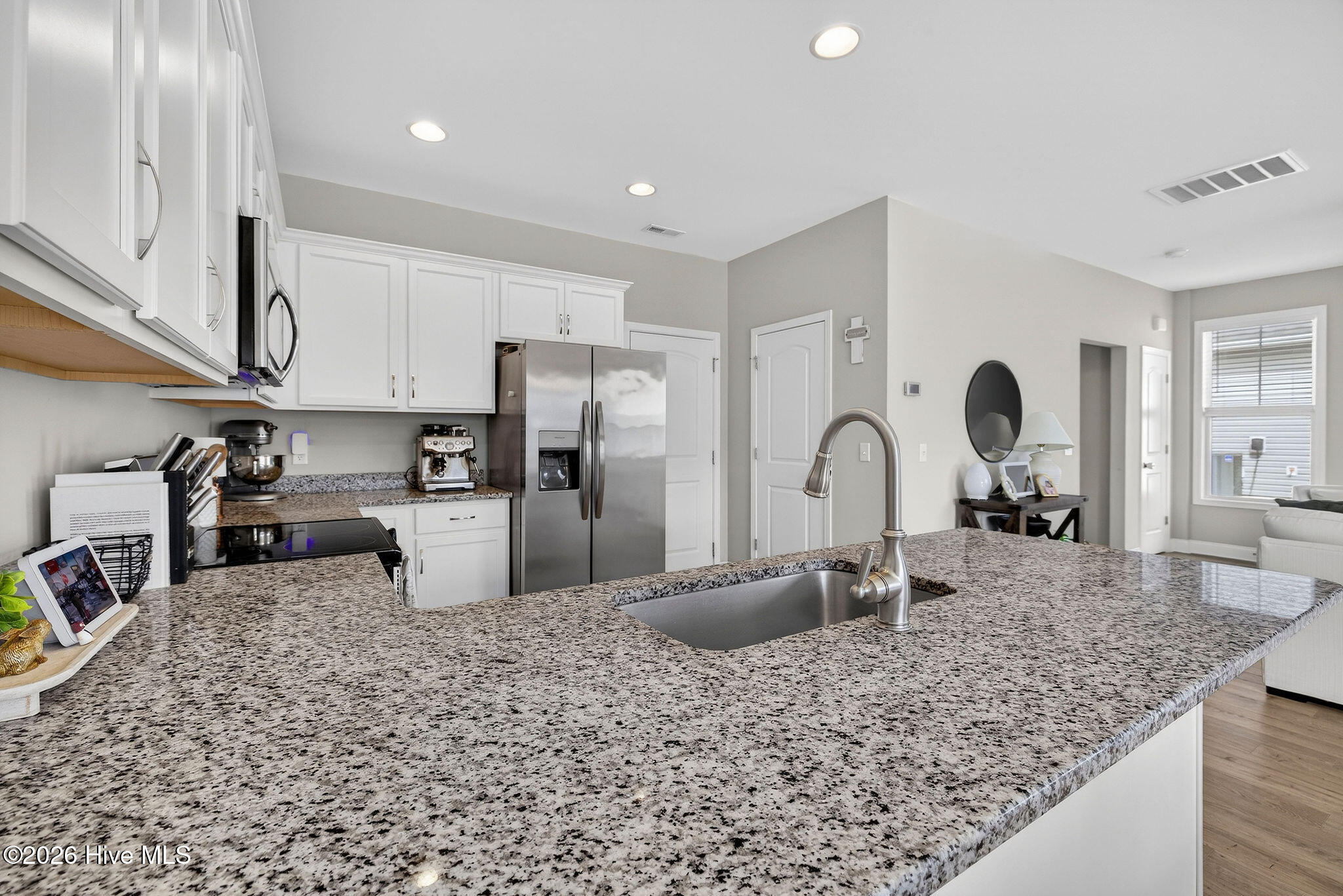 100563474 | Photo 10