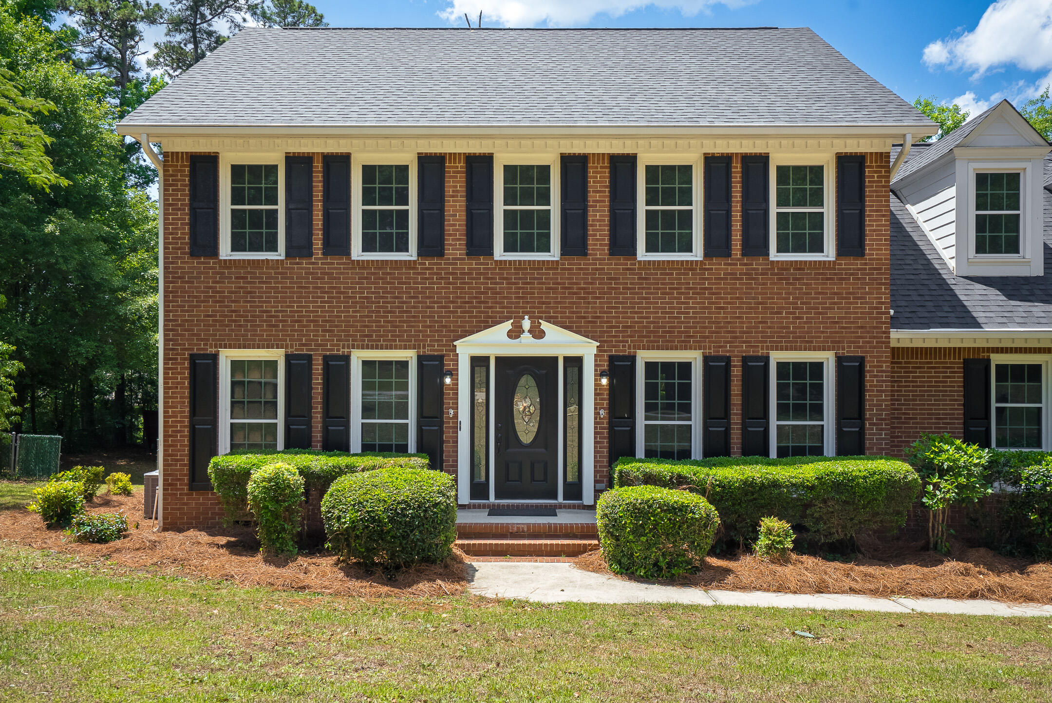 ©MeghannPadgett_614LakesideDr-5