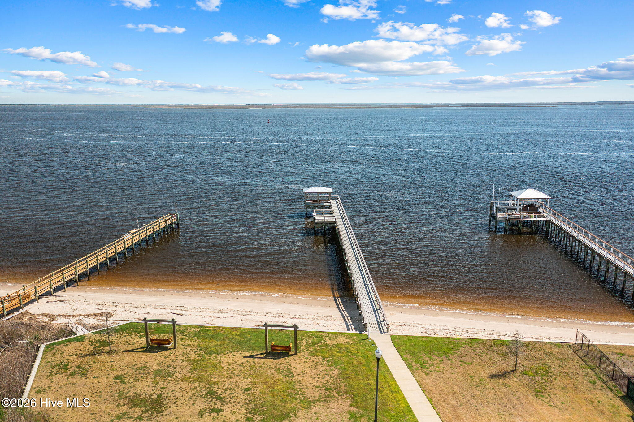 100561697 | Photo 42