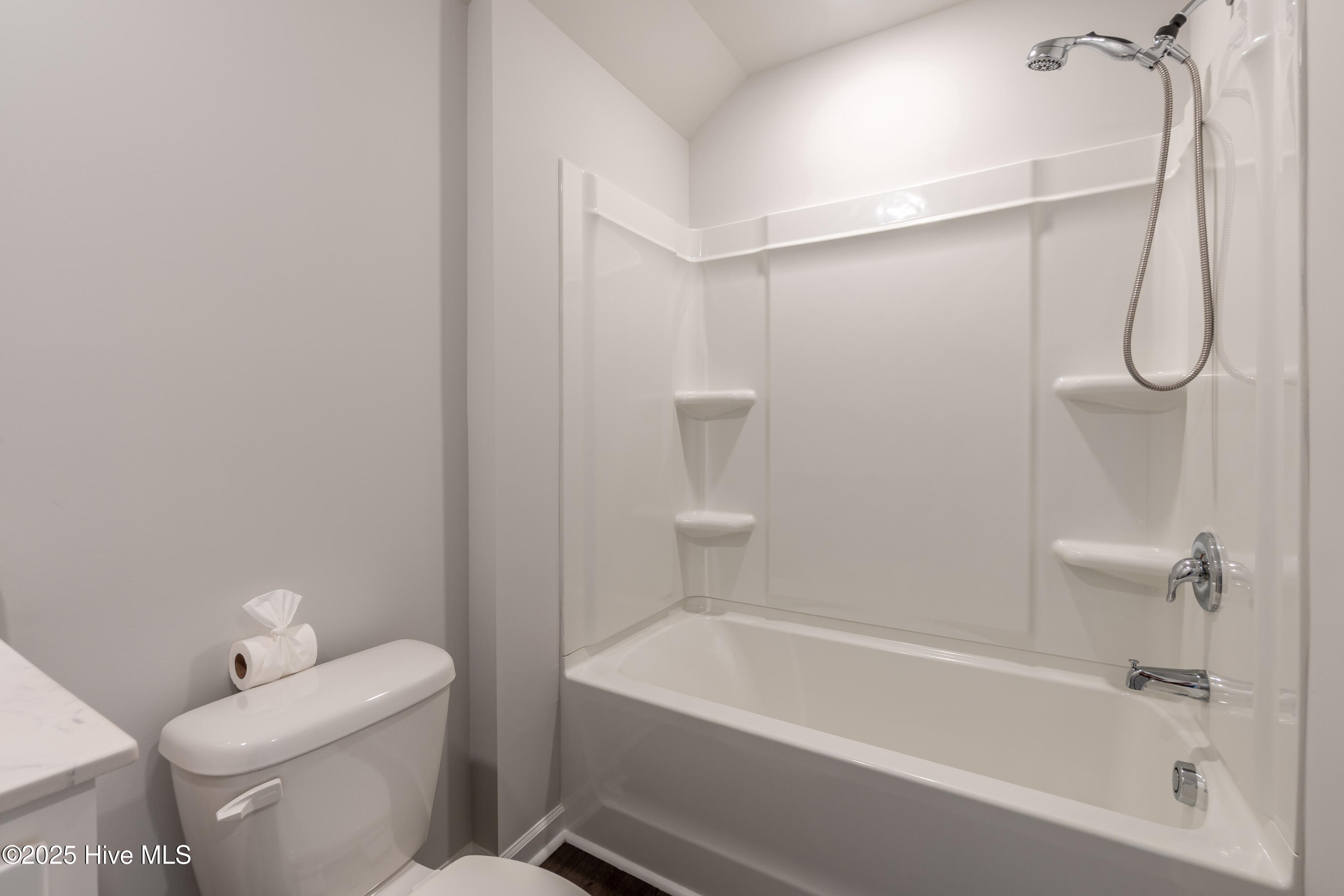 100526053 | Photo 49