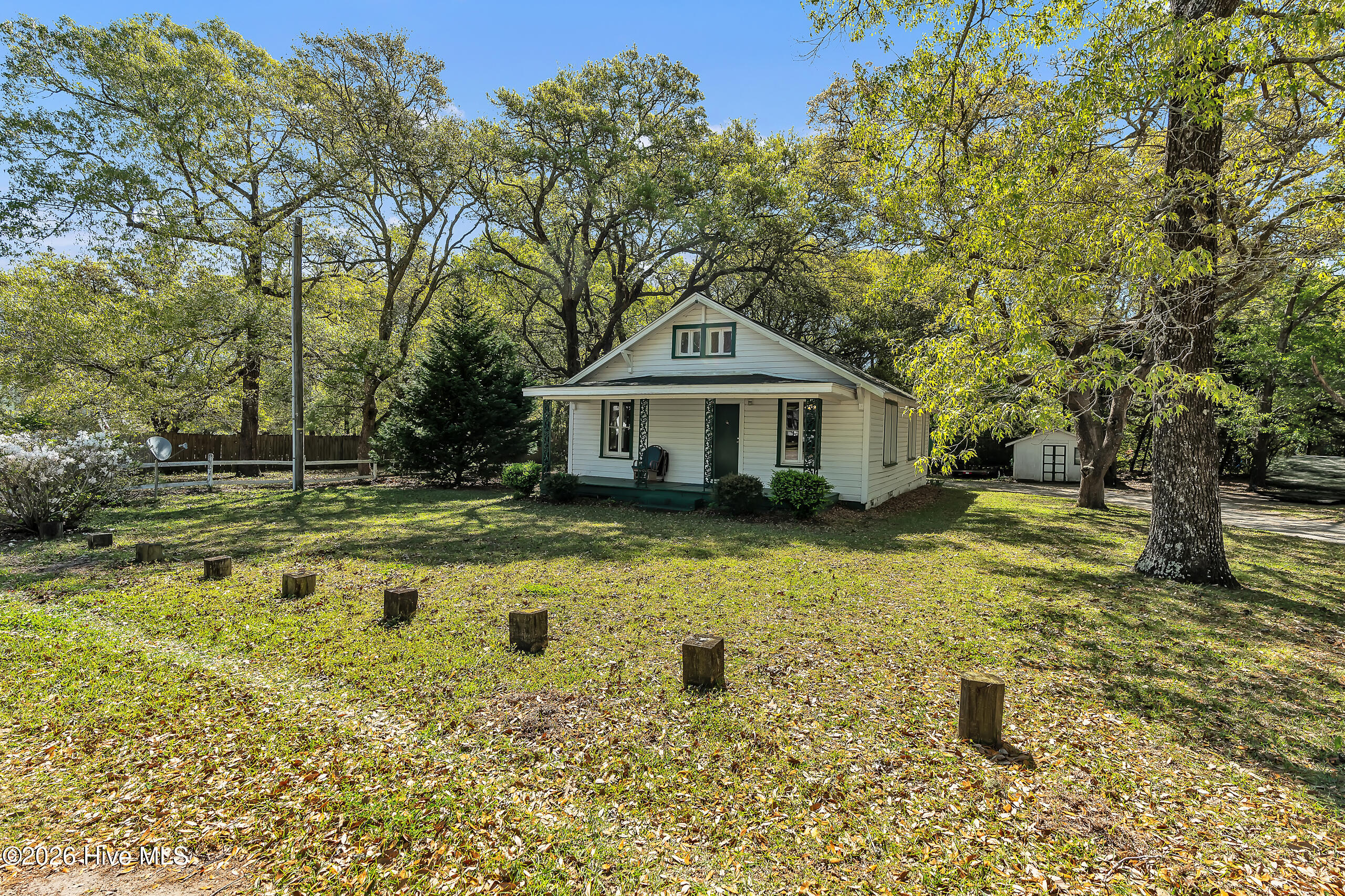 100567144 | Photo 35