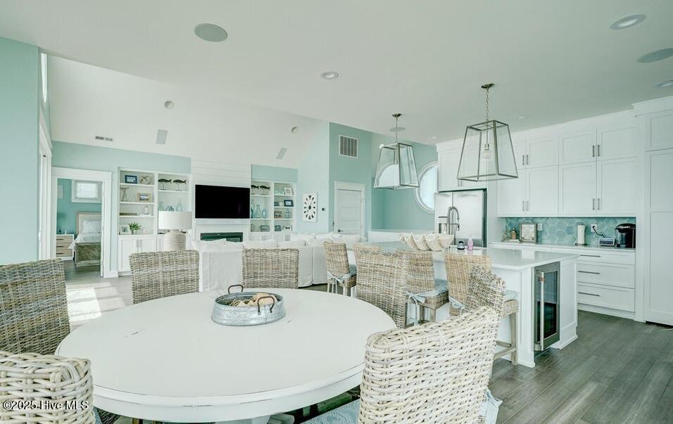 100508302 | Photo 14