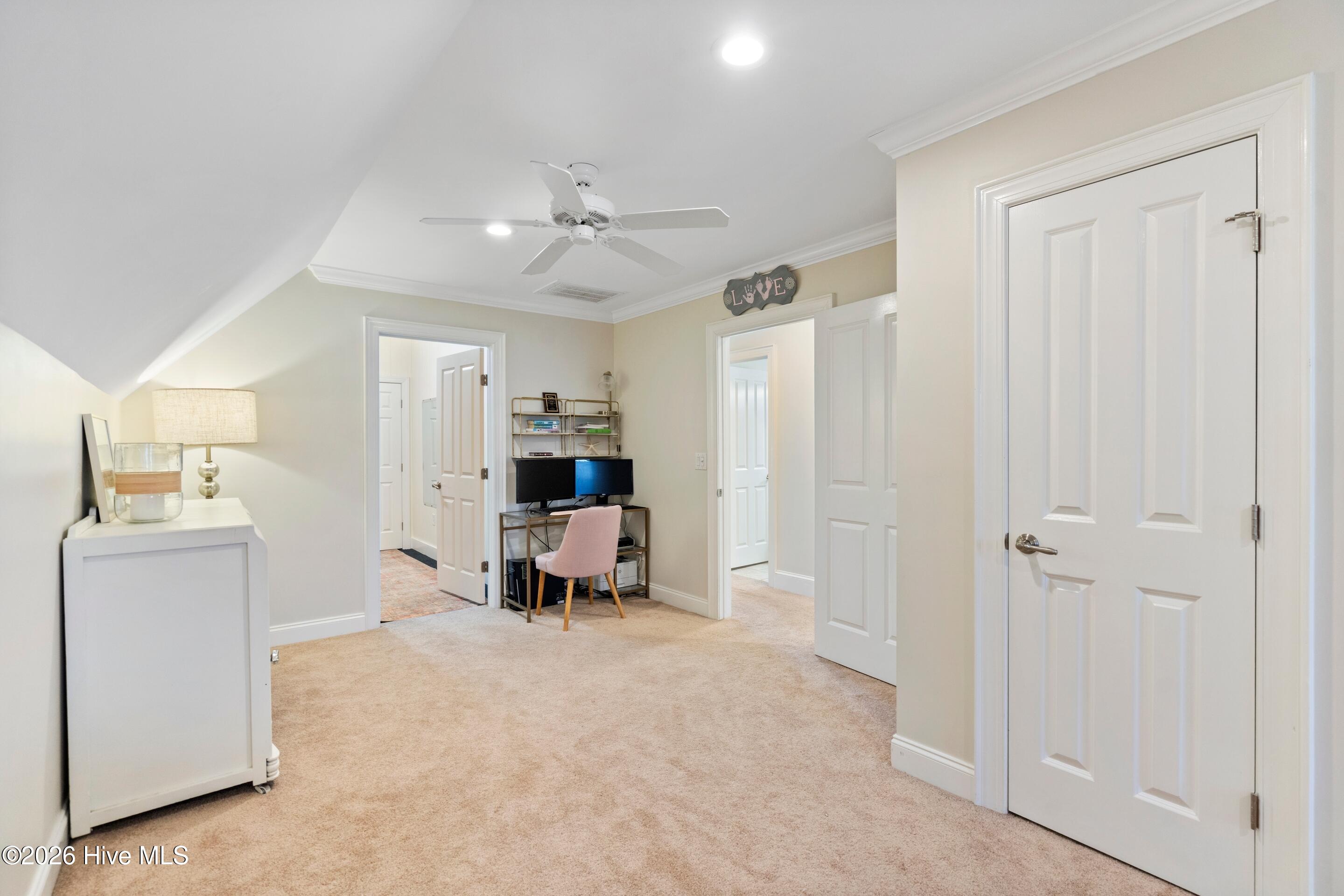 100549669 | Photo 56