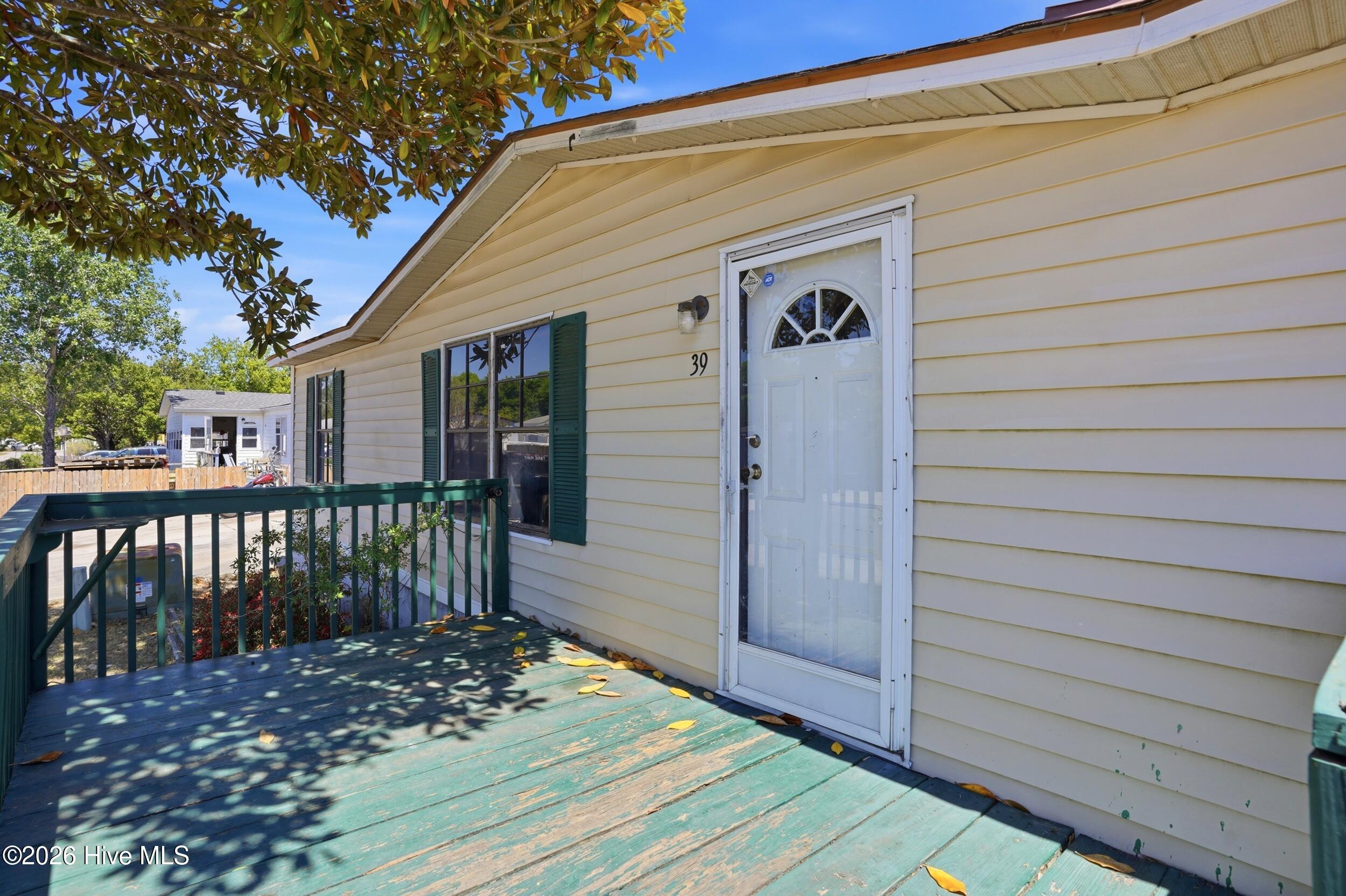 100569235 | Photo 22