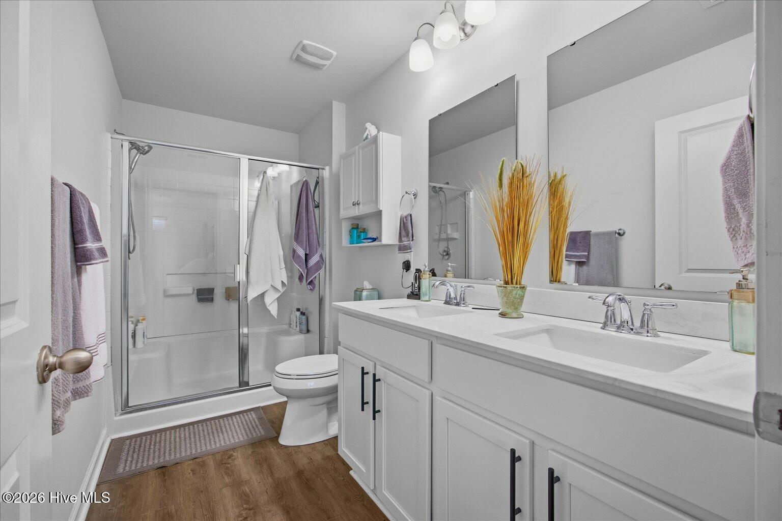 100557120 | Photo 17