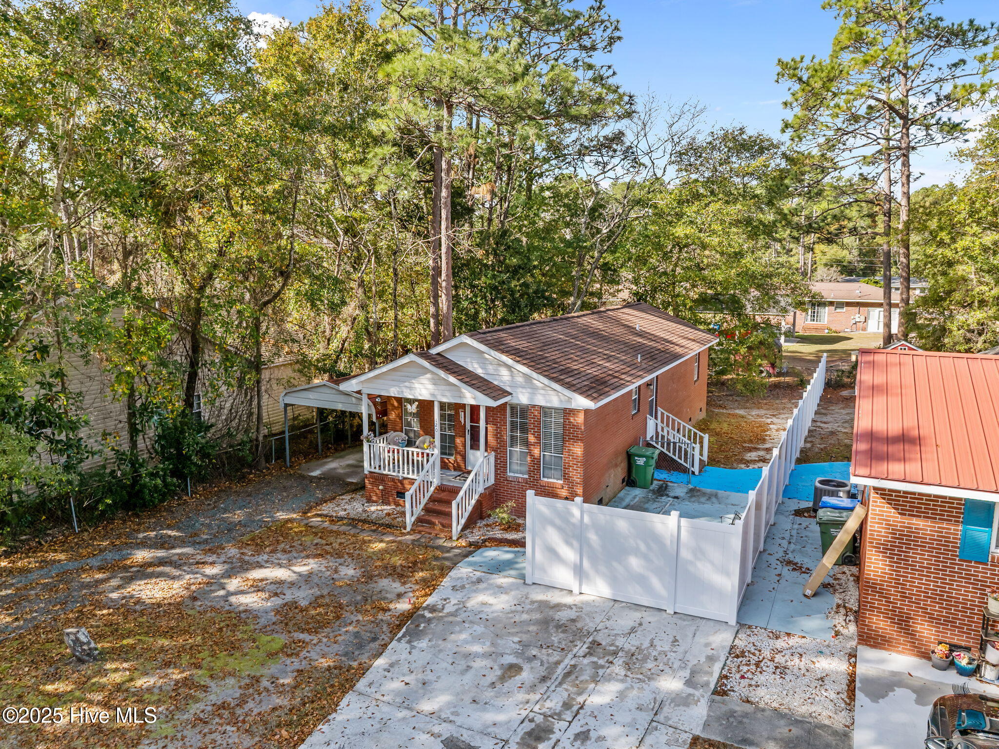 100461755 | Photo 38