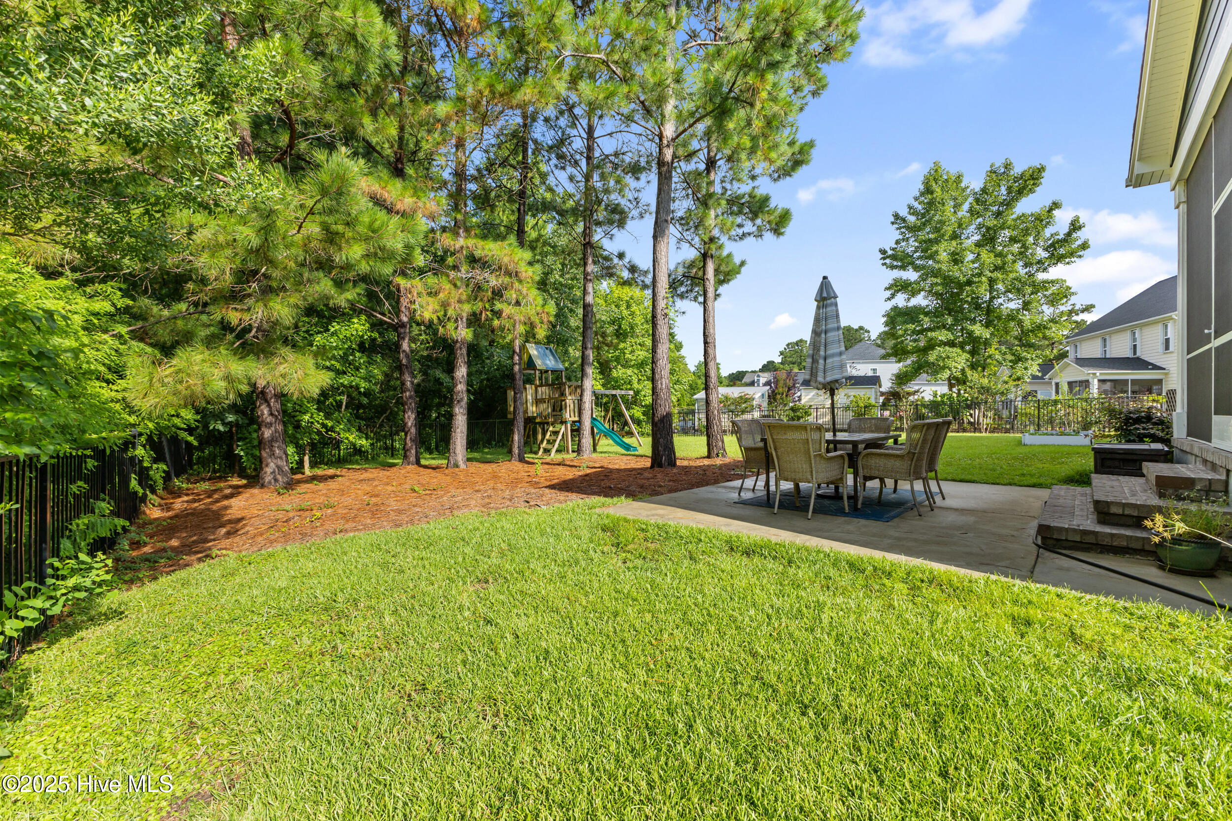 100518593 | Photo 61