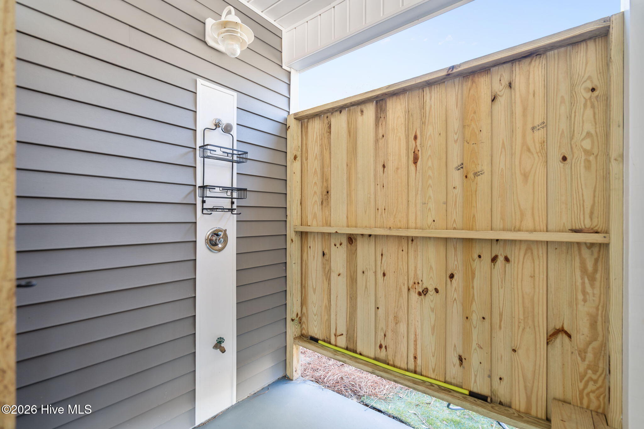 100546966 | Photo 47