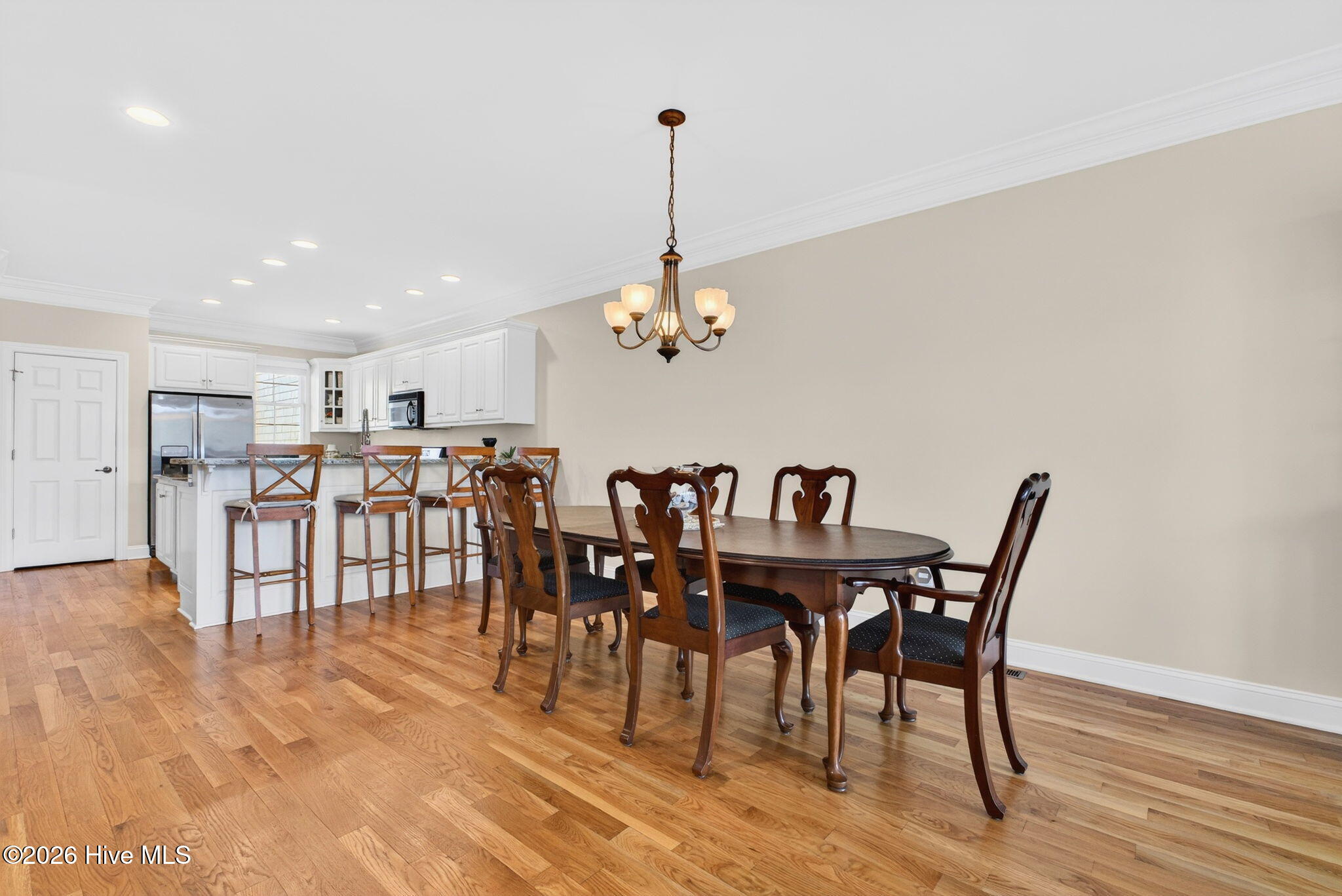 100561397 | Photo 19