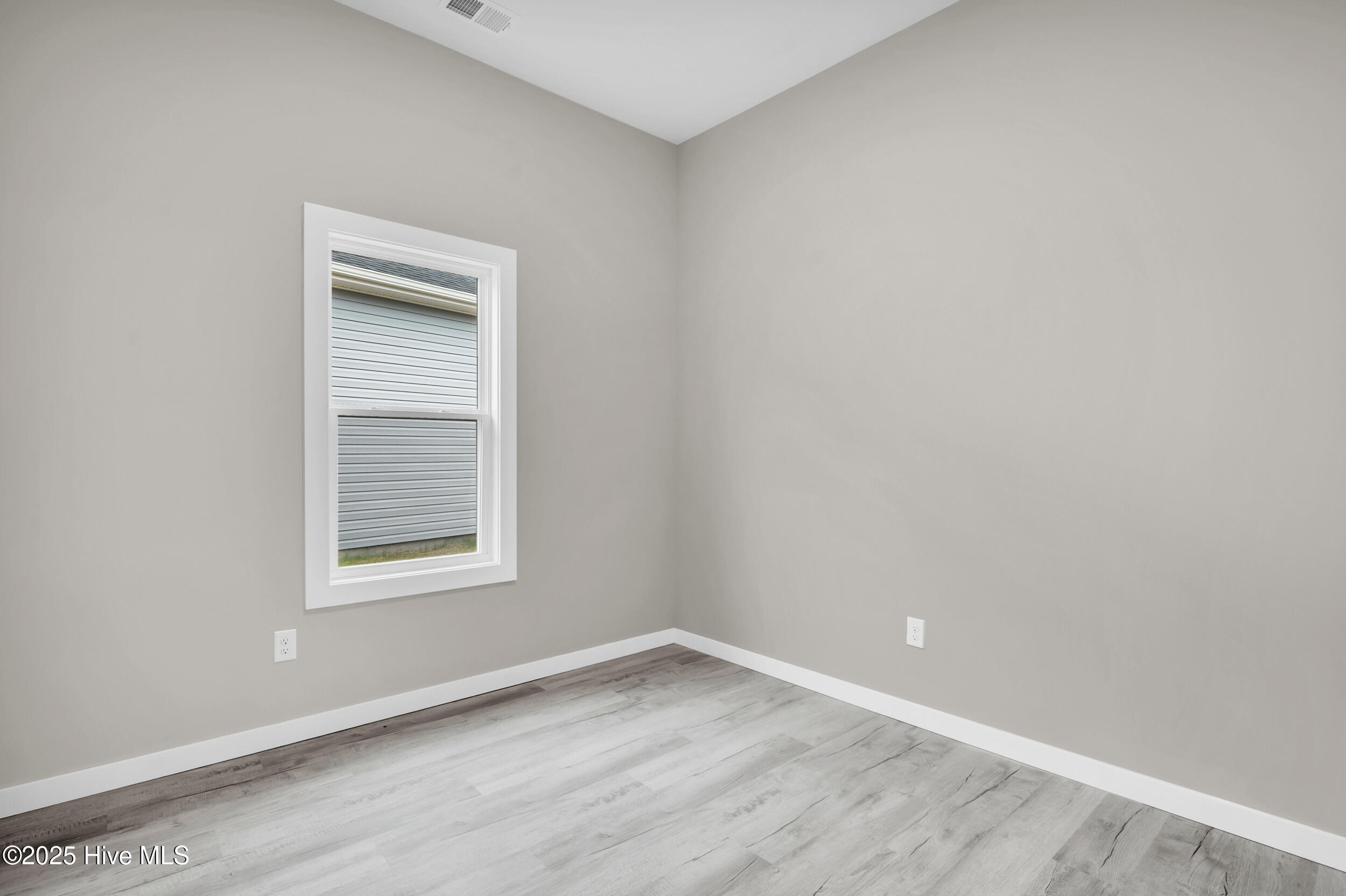 100544598 | Photo 23