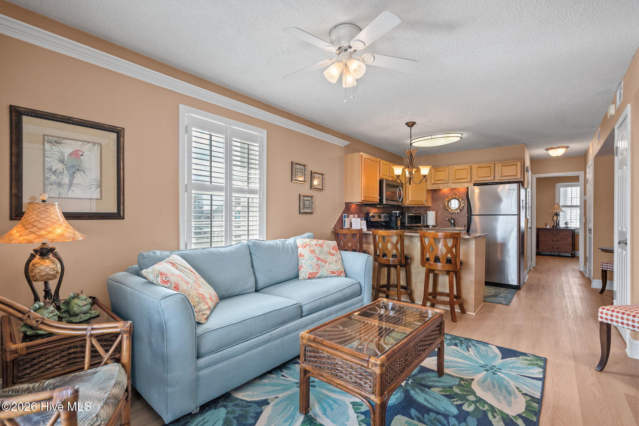 100523190 | Photo 16