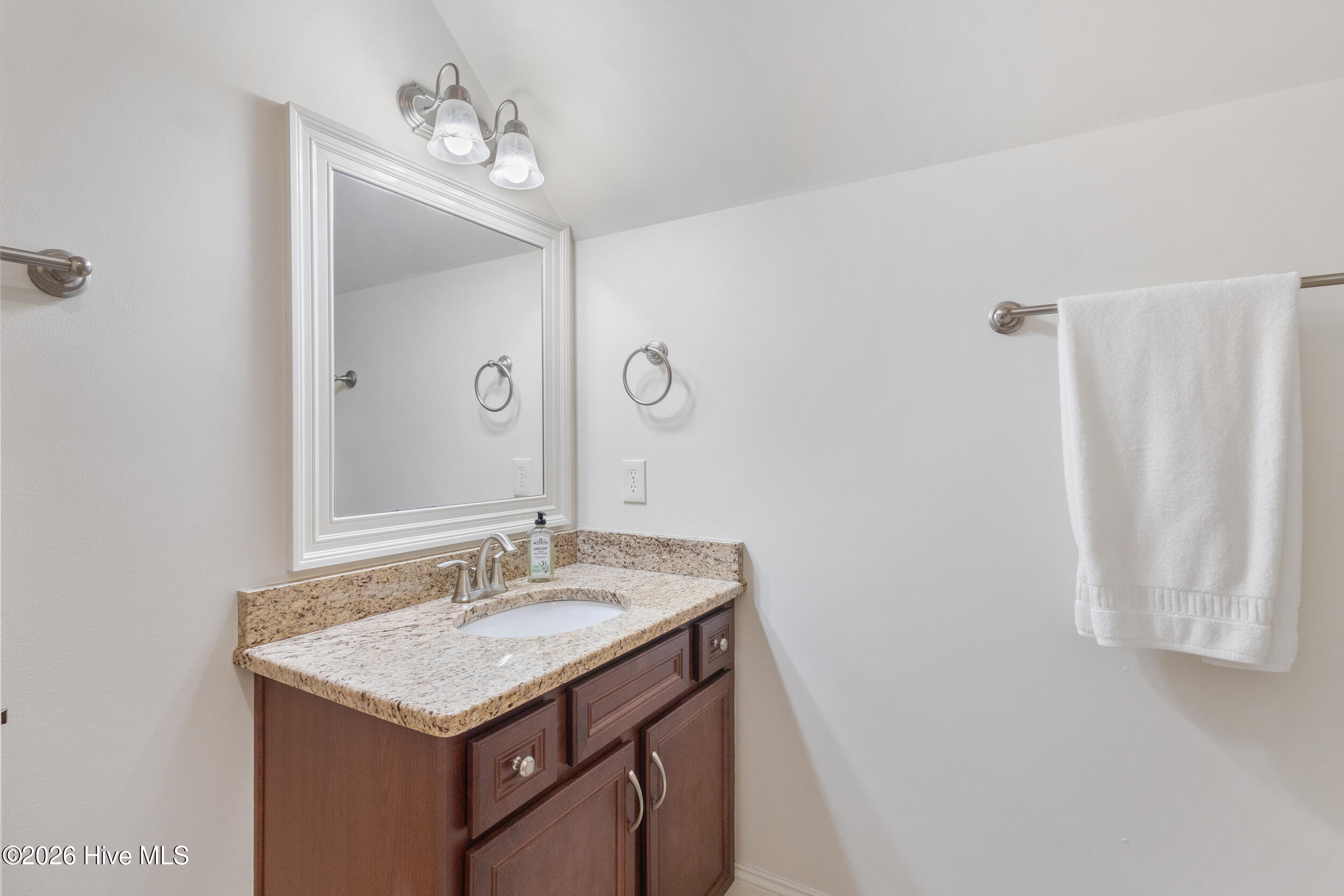 100556114 | Photo 27