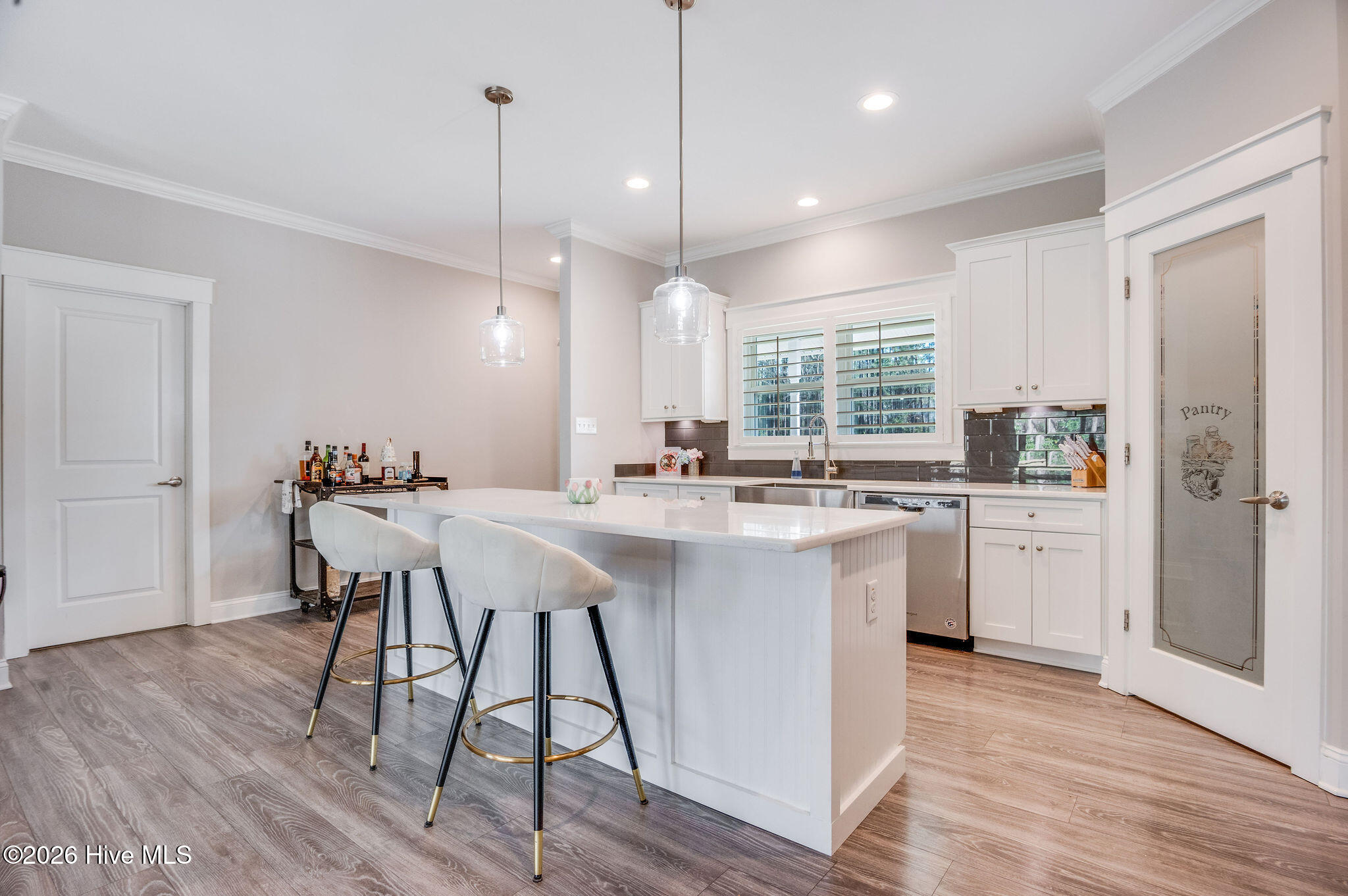 100559948 | Photo 11