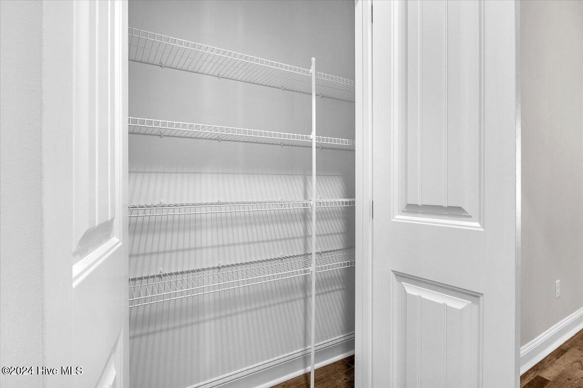 100479392 | Photo 27