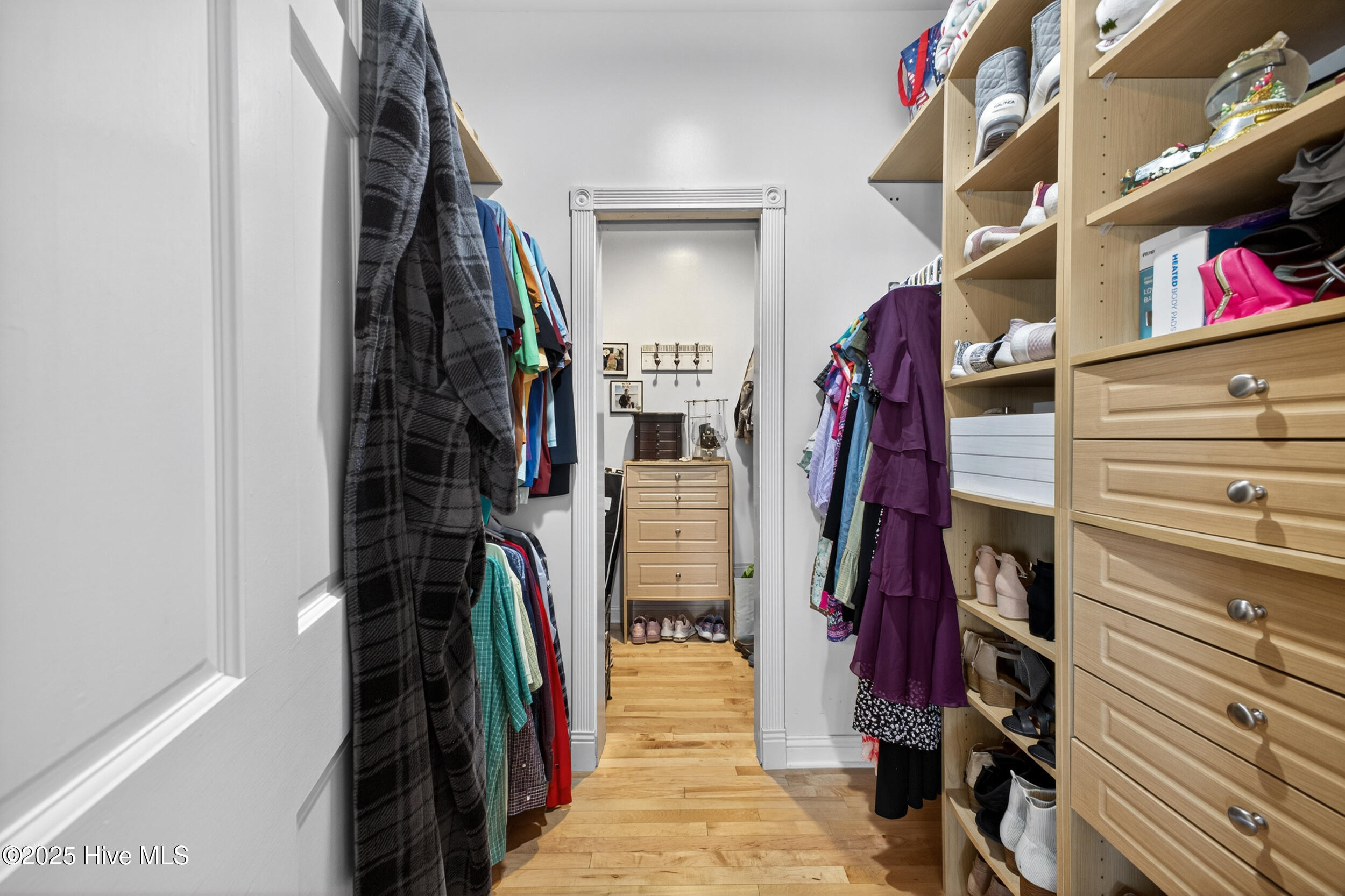 100528794 | Photo 33