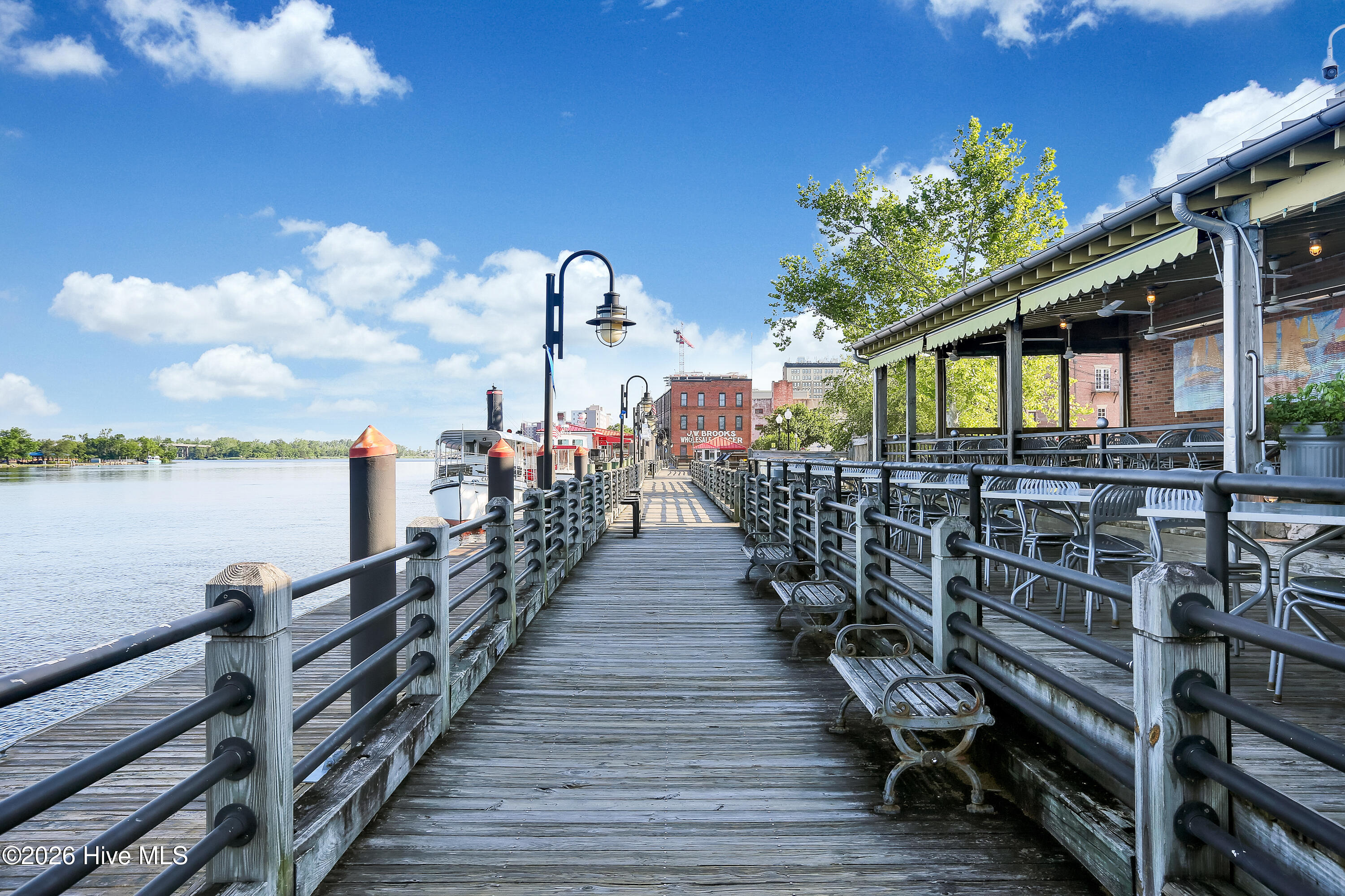 100564635 | Photo 35