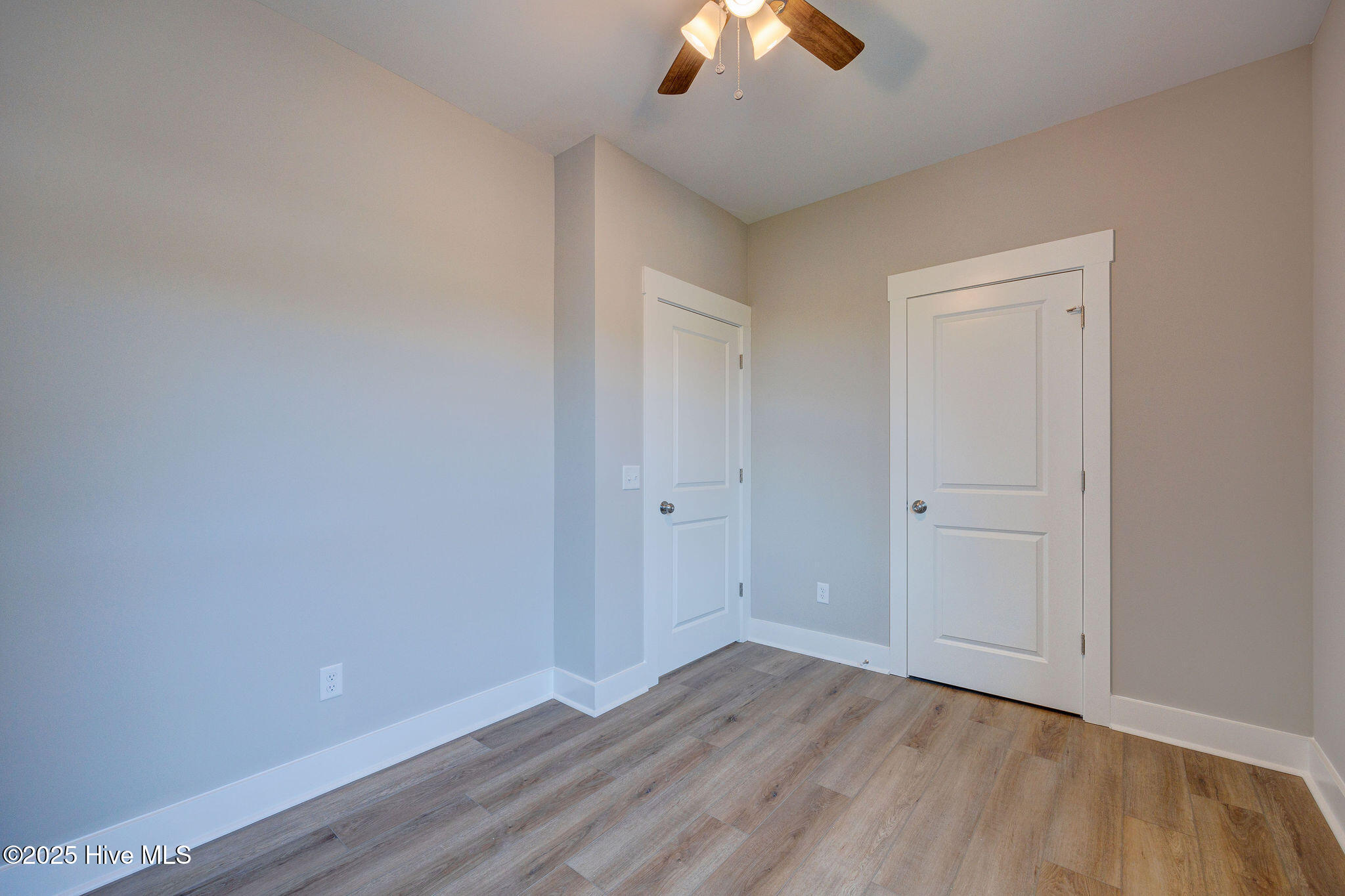 100521175 | Photo 45