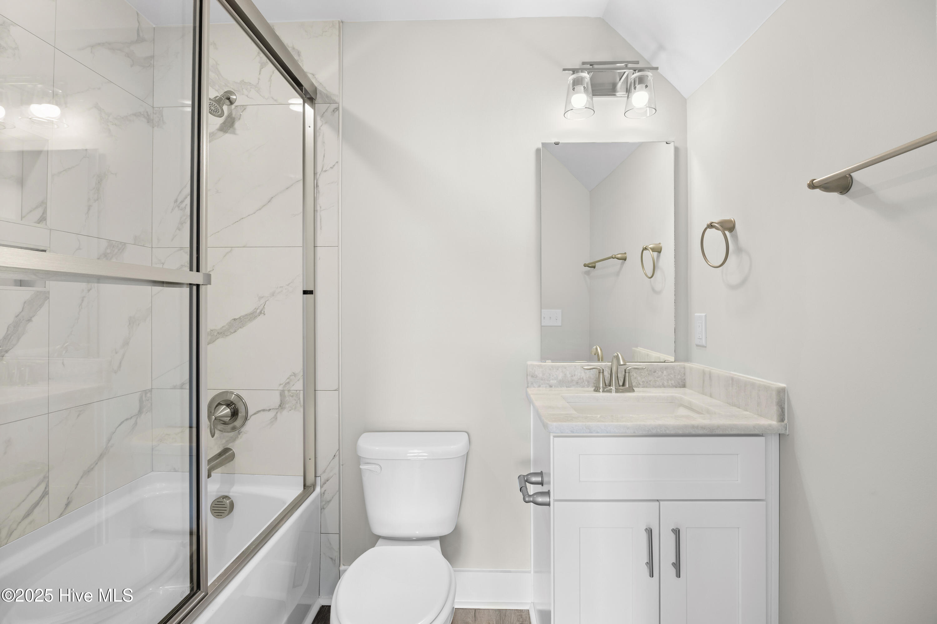 100472156 | Photo 32