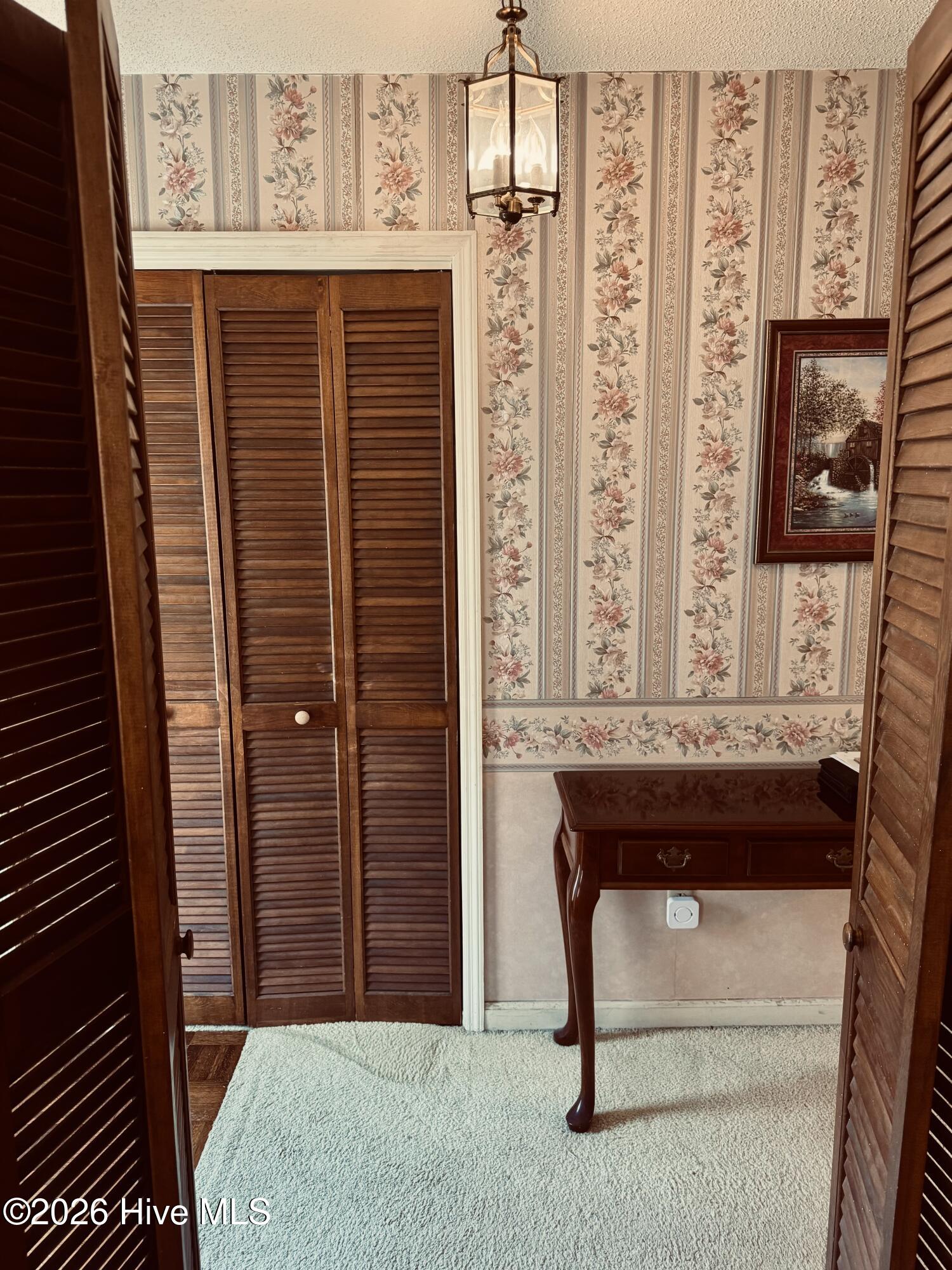 100561896 | Photo 22