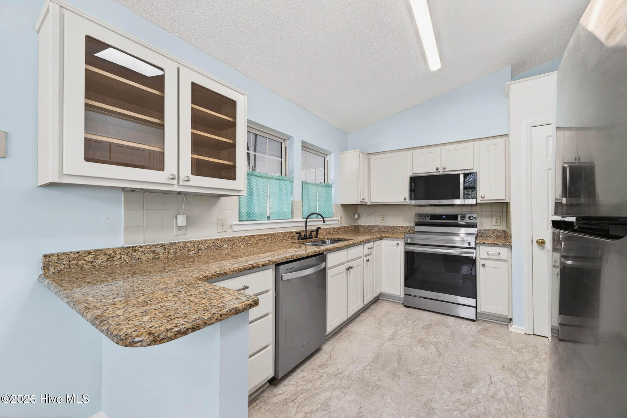 100569614 | Photo 15