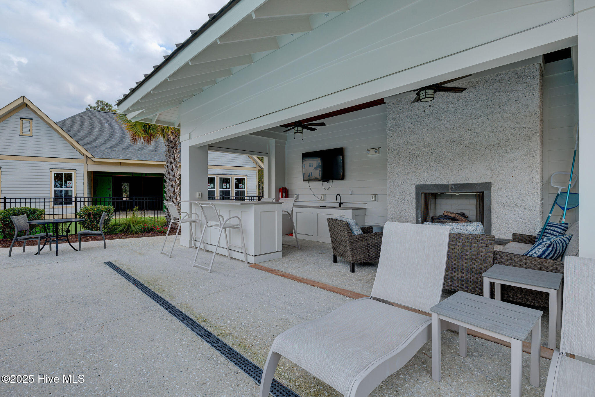 100537676 | Photo 26