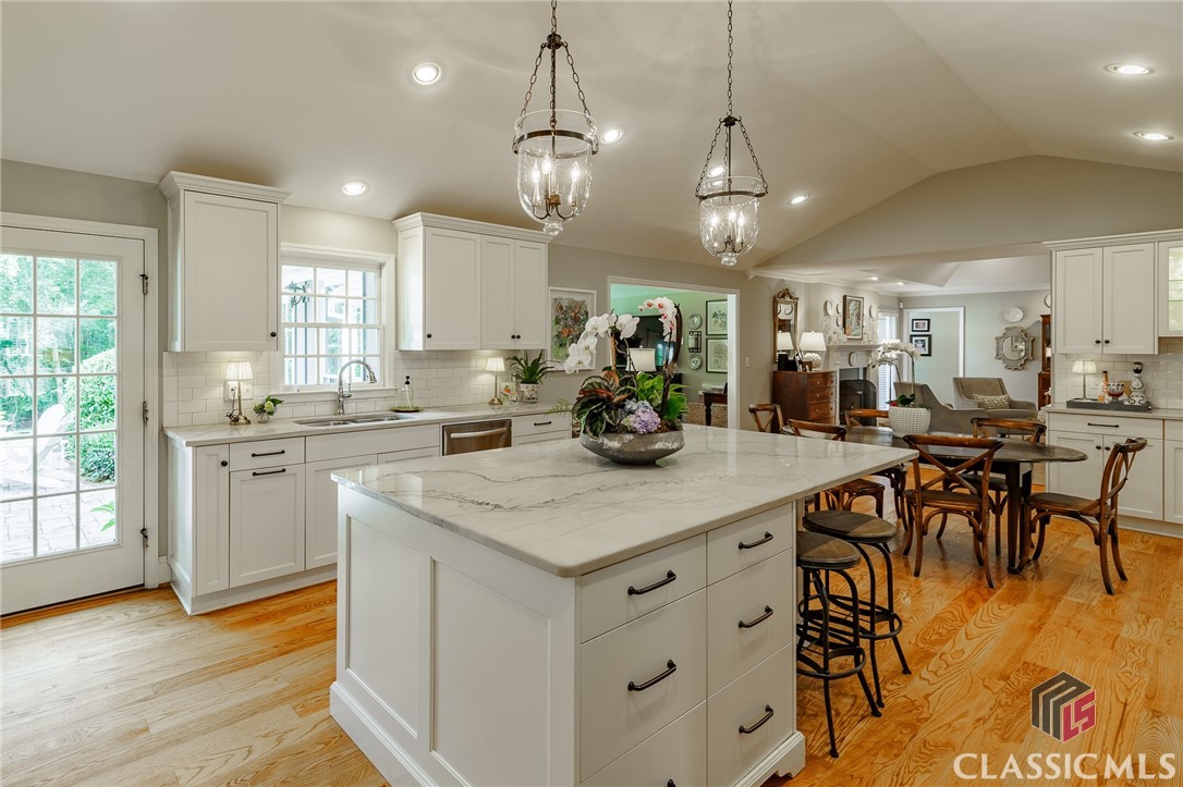 1060 Woodhollow Lane