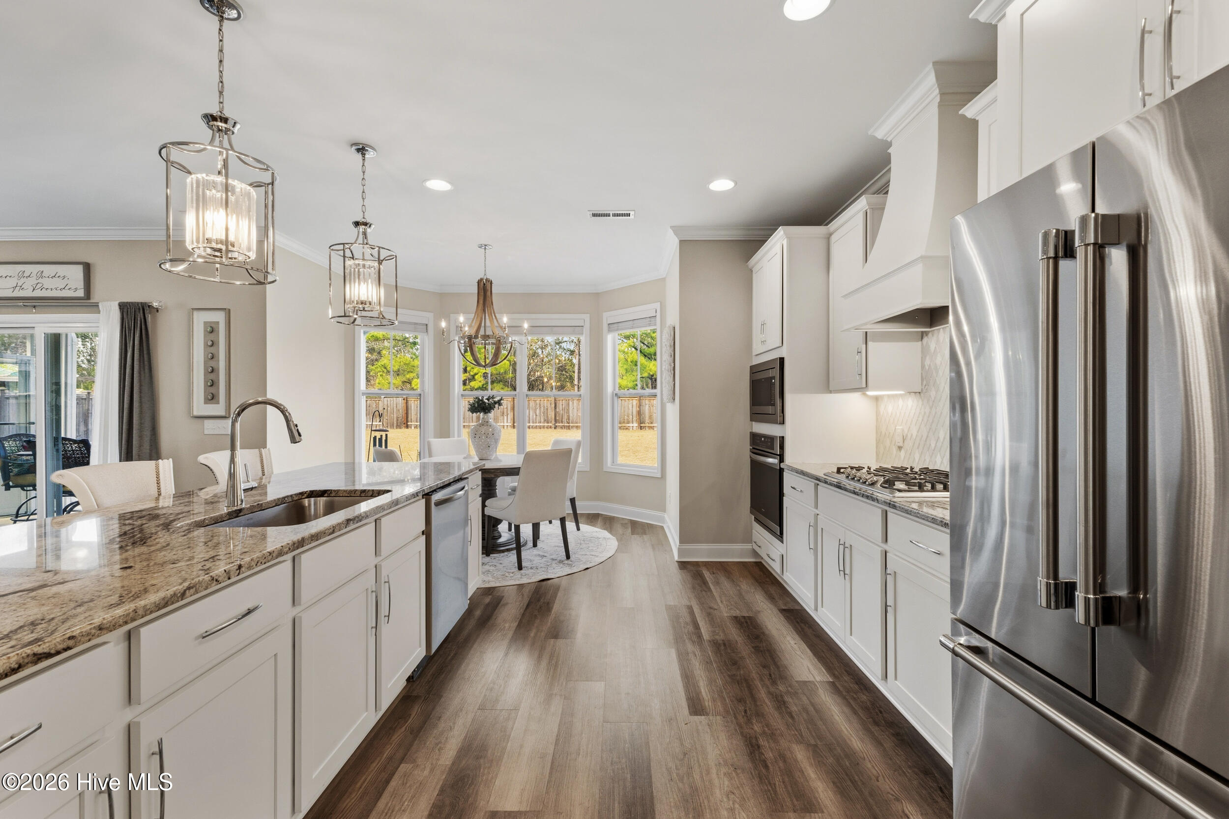 100558195 | Photo 22