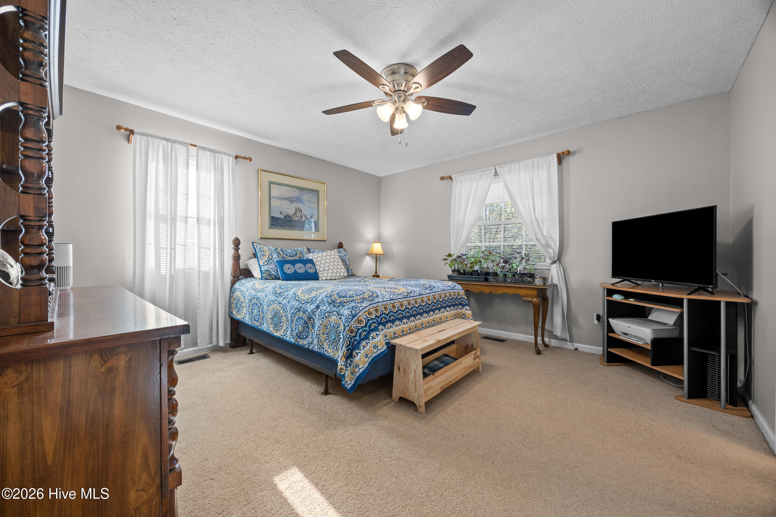 100560402 | Photo 18