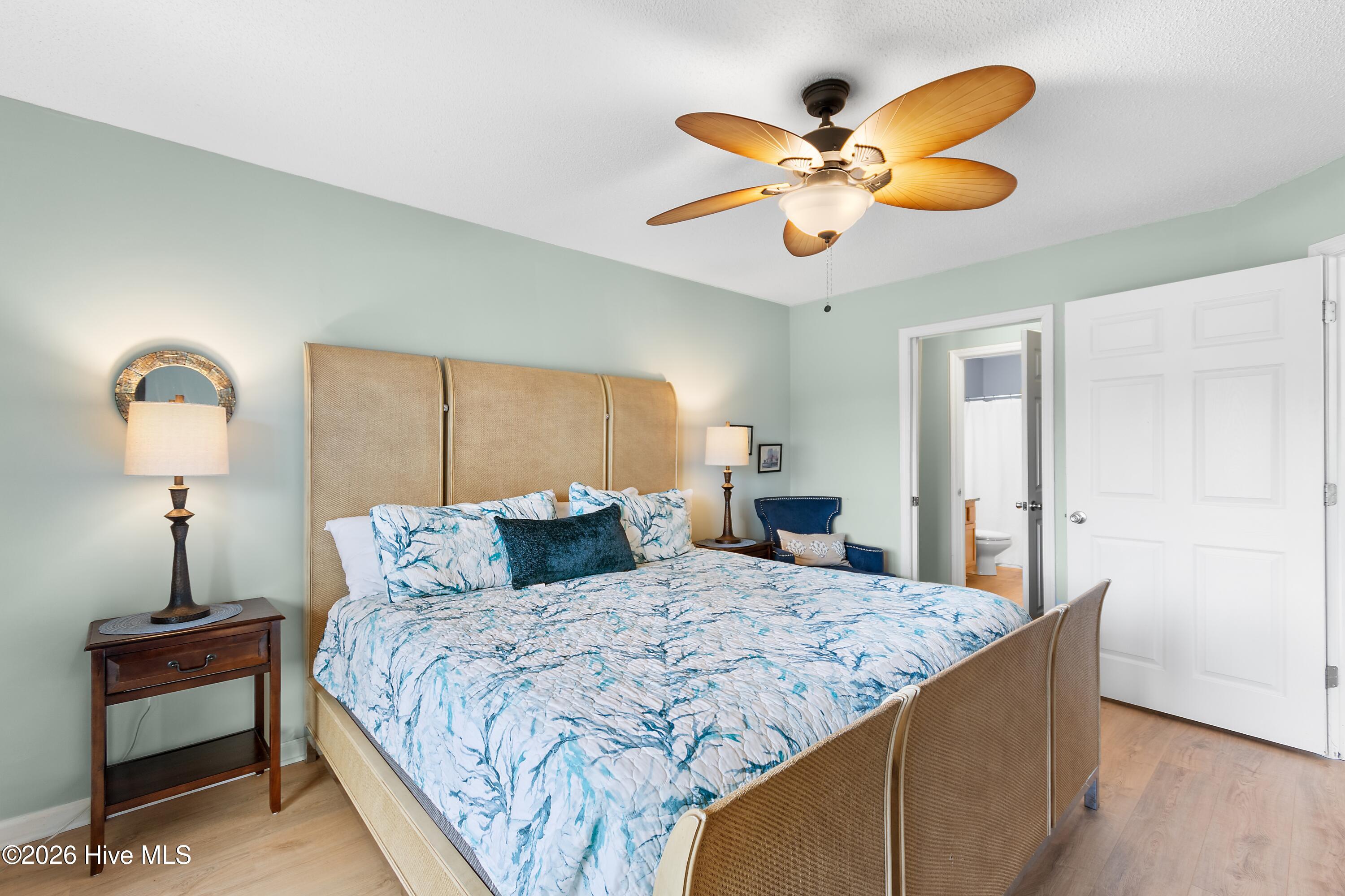 100565554 | Photo 23