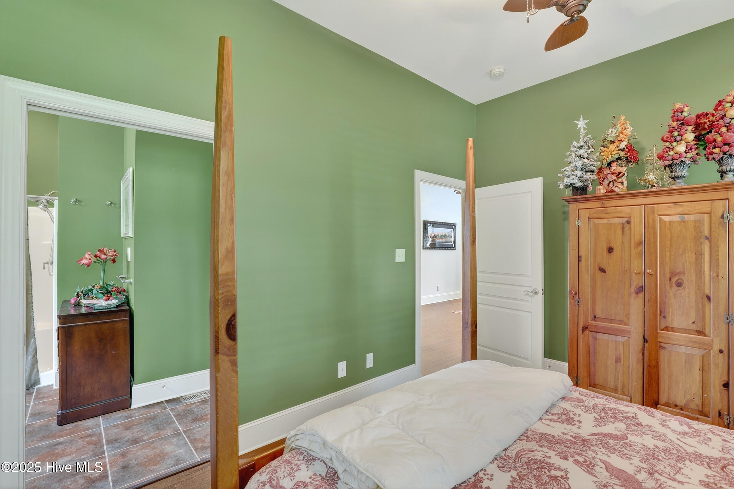 100527488 | Photo 17