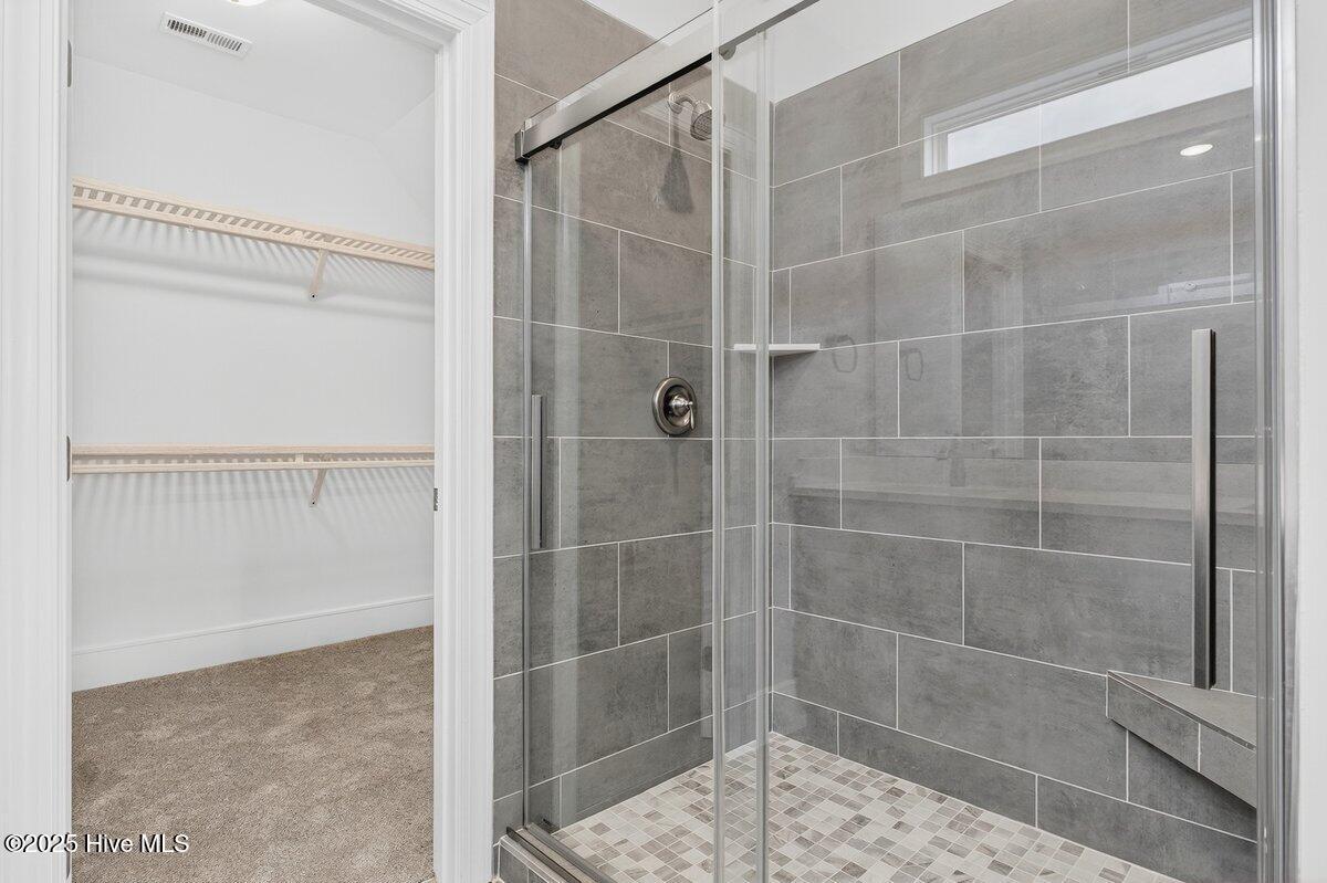 100545863 | Photo 39