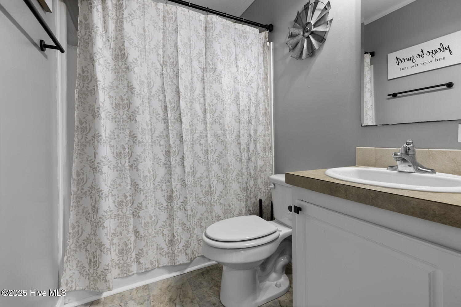 100545745 | Photo 26