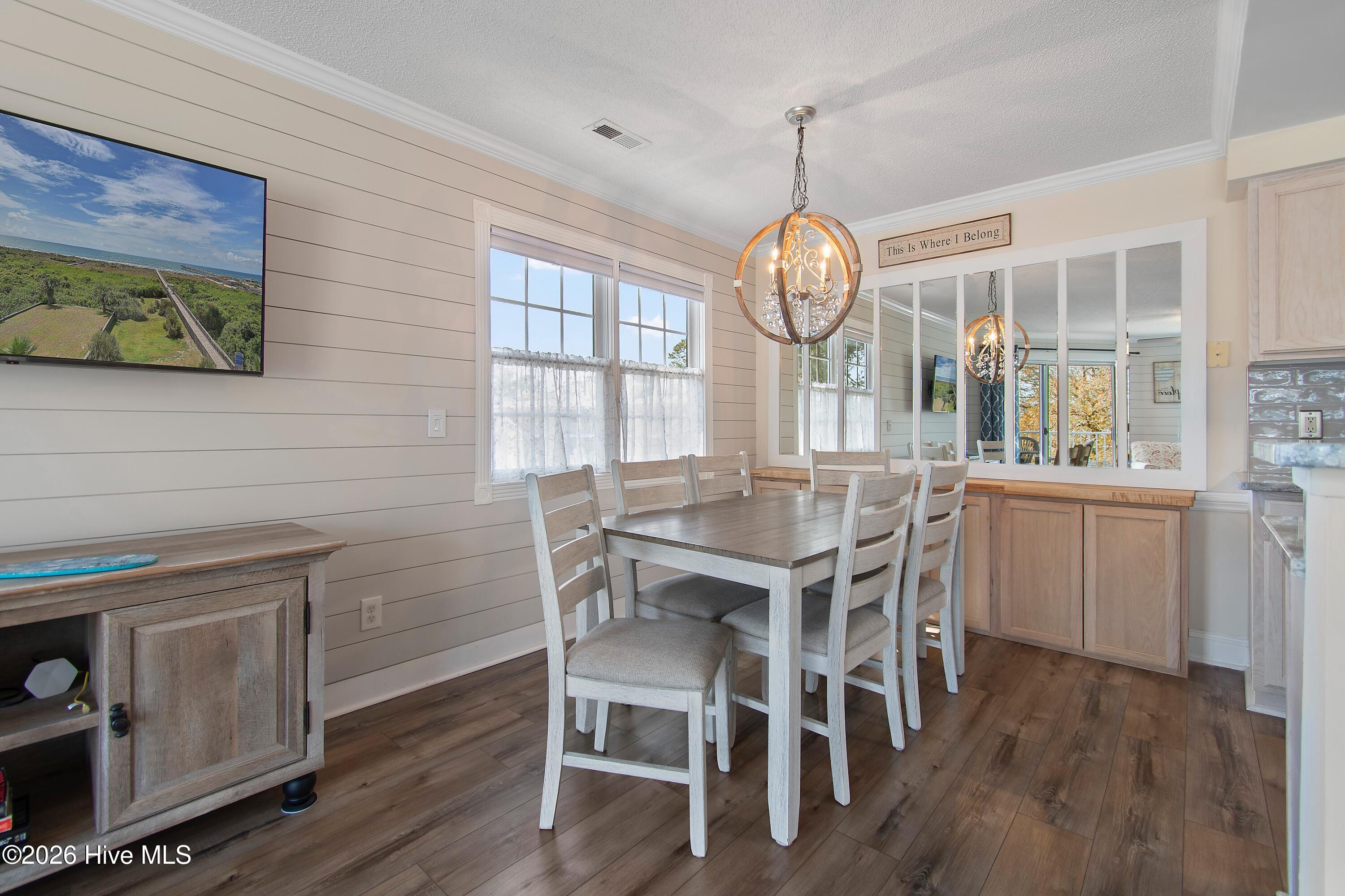 100556765 | Photo 21