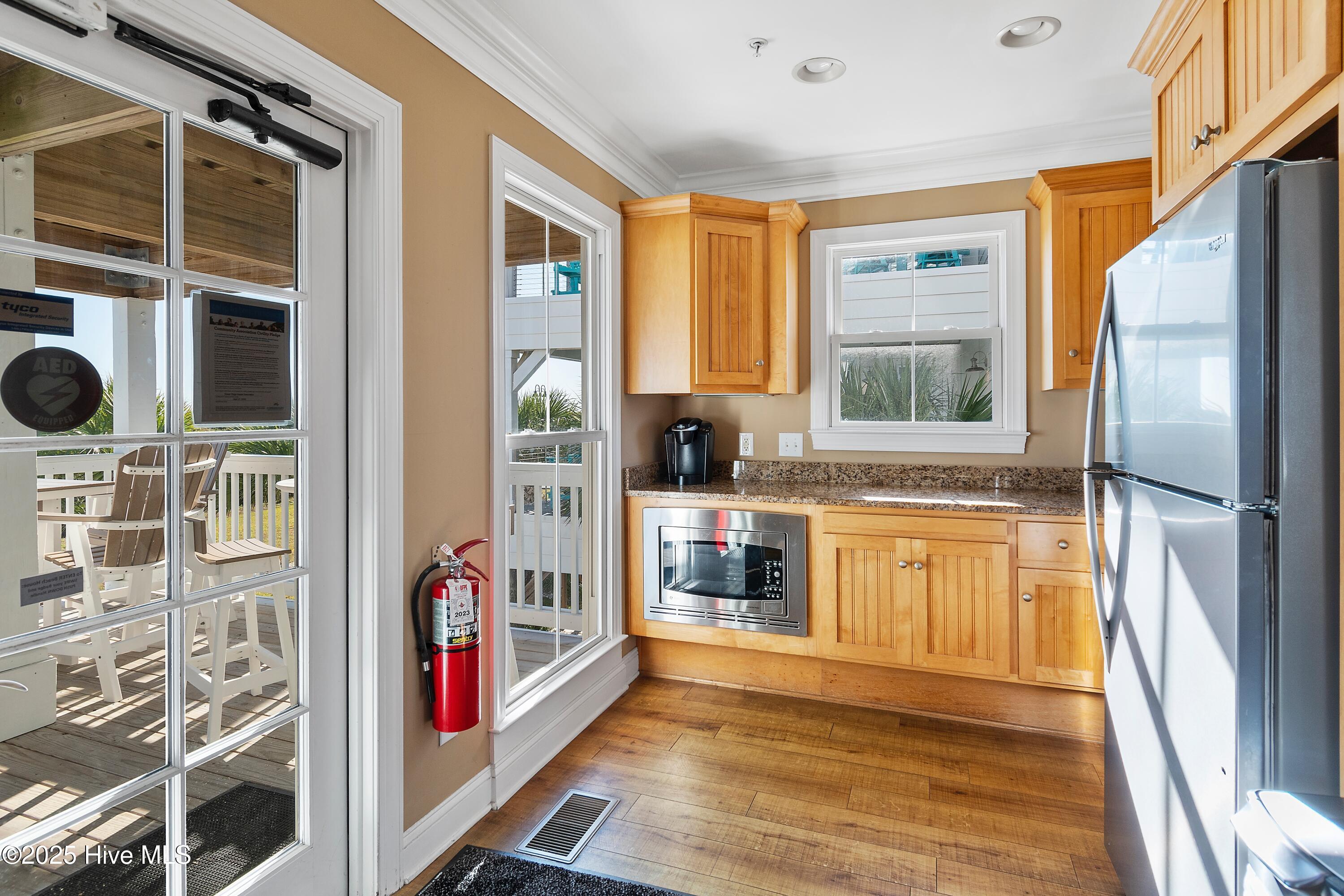 100518411 | Photo 85