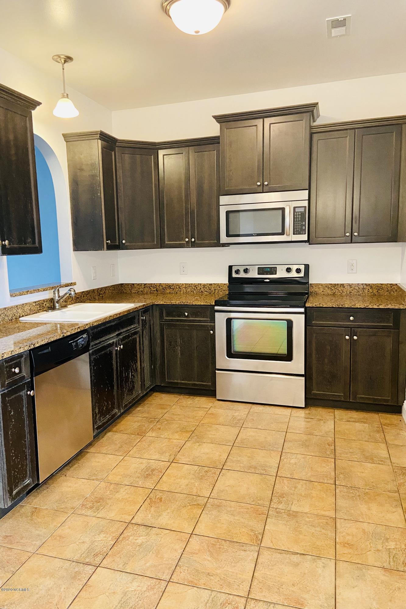 100 Parrot Landing Drive, Hubert, NC, 28539