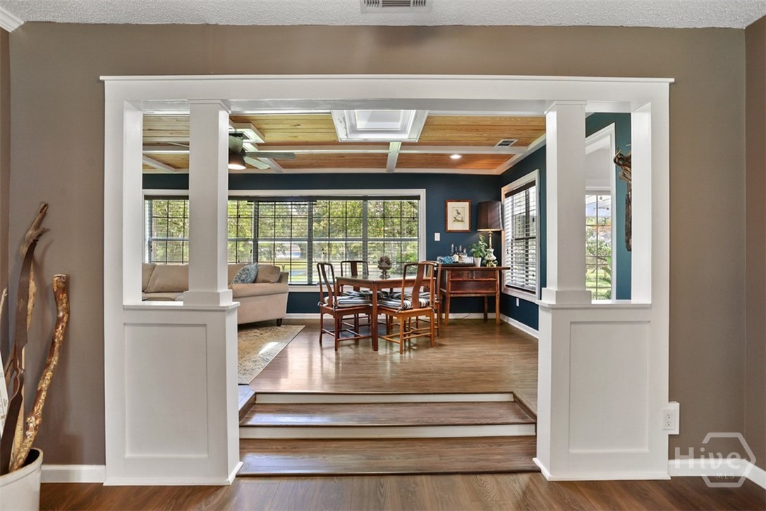 10 W Sagebrush Lane