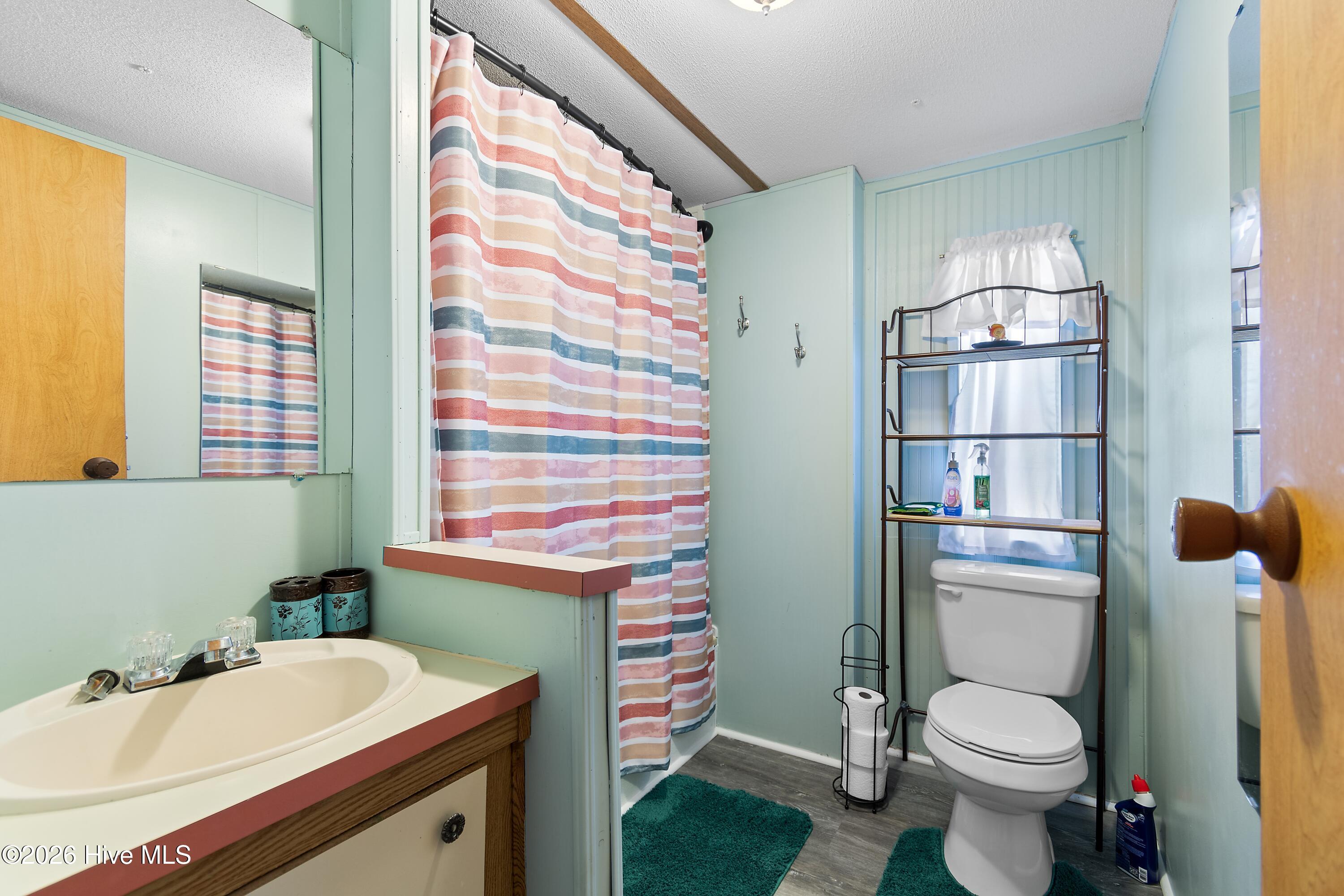 100565764 | Photo 24