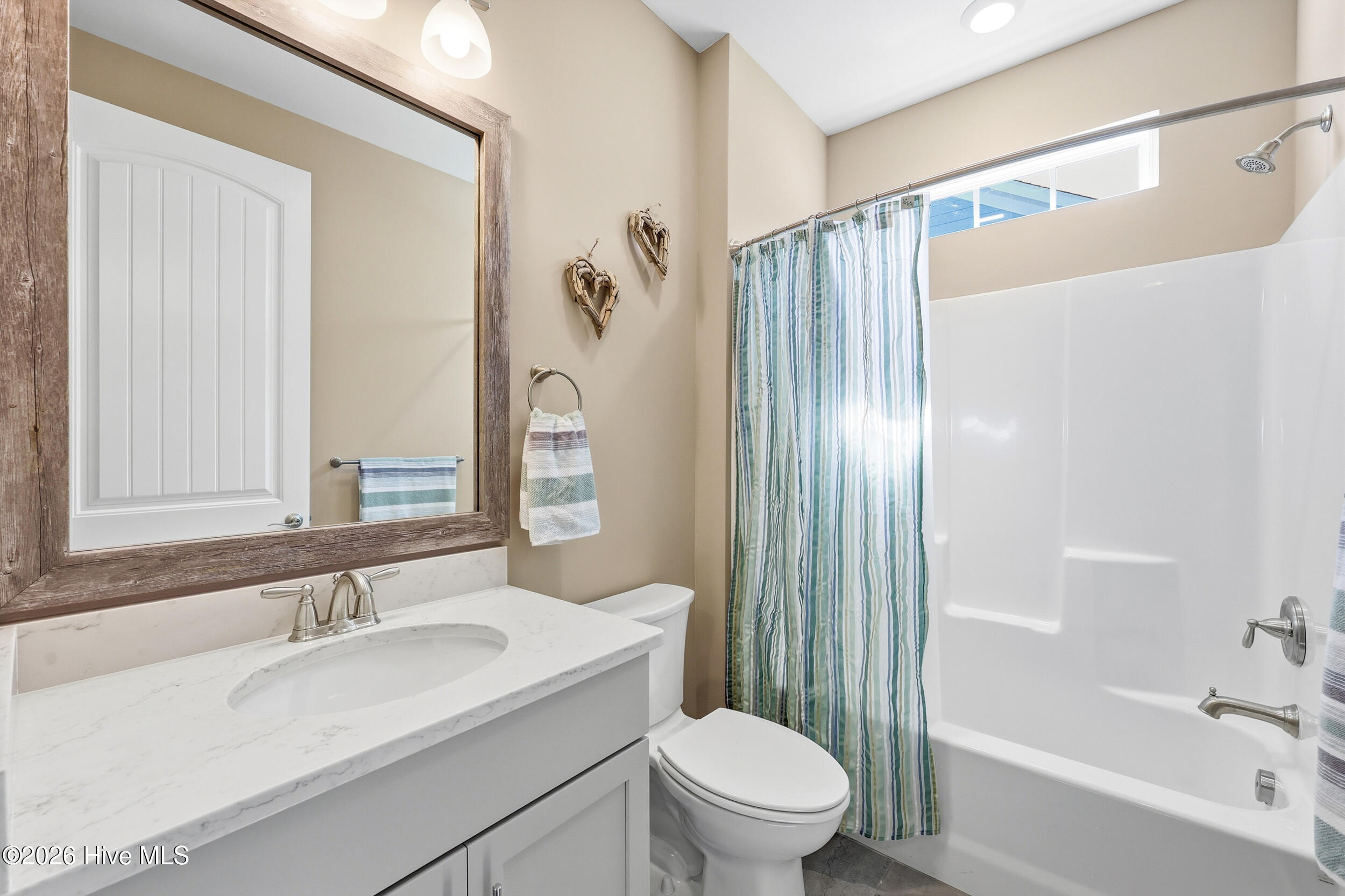 100563402 | Photo 19