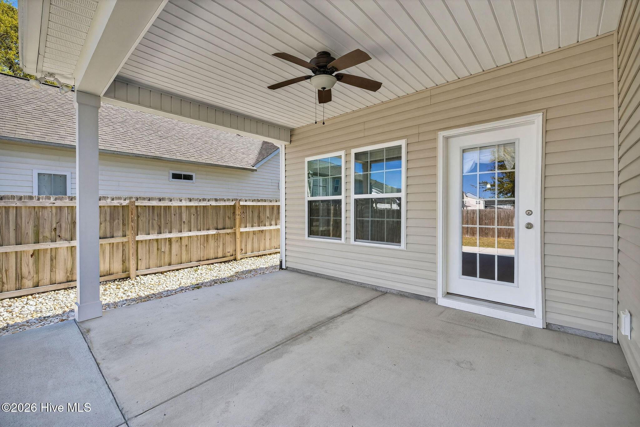 100564802 | Photo 43