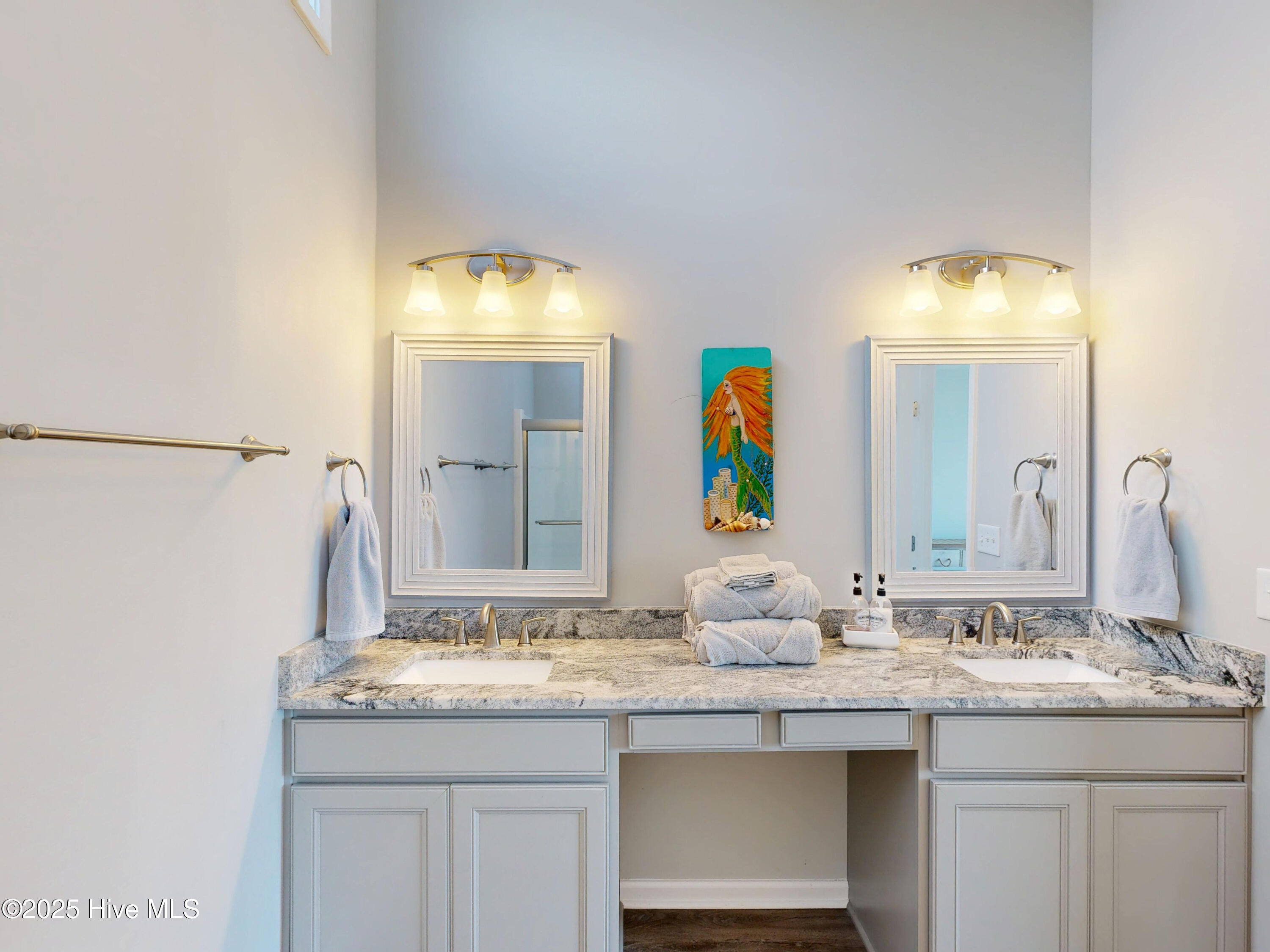 100550586 | Photo 52