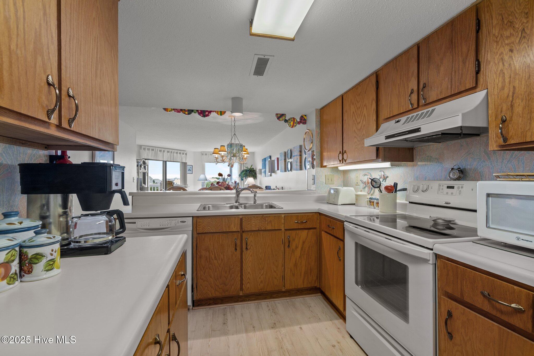 100513816 | Photo 24