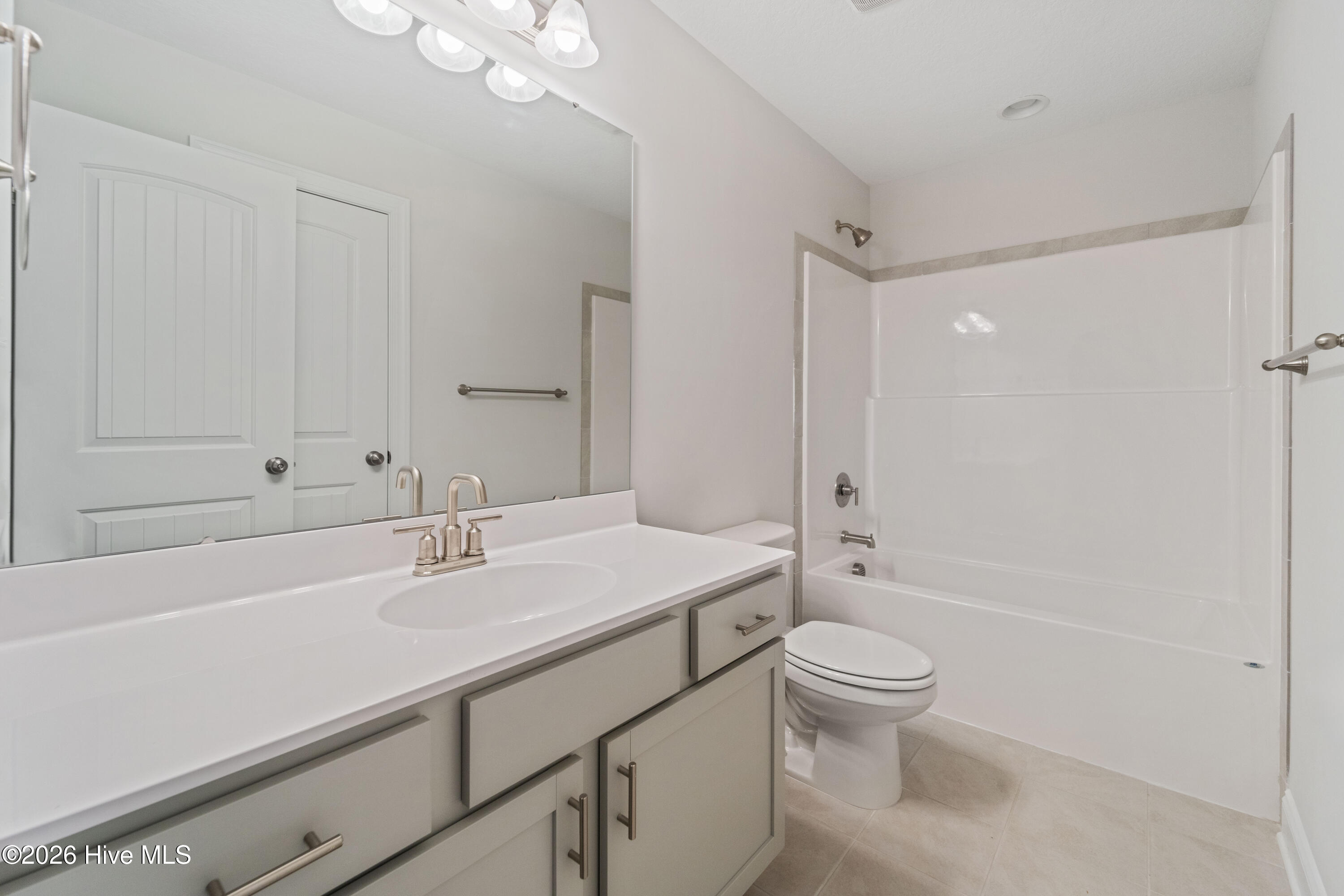 100530665 | Photo 23