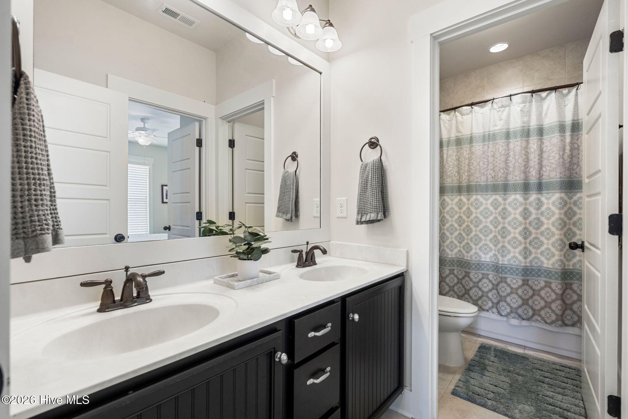 100558844 | Photo 27