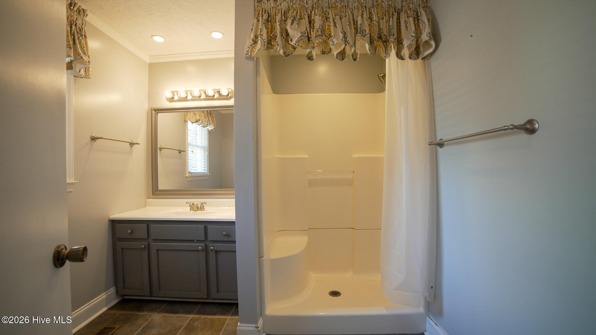 100554876 | Photo 32