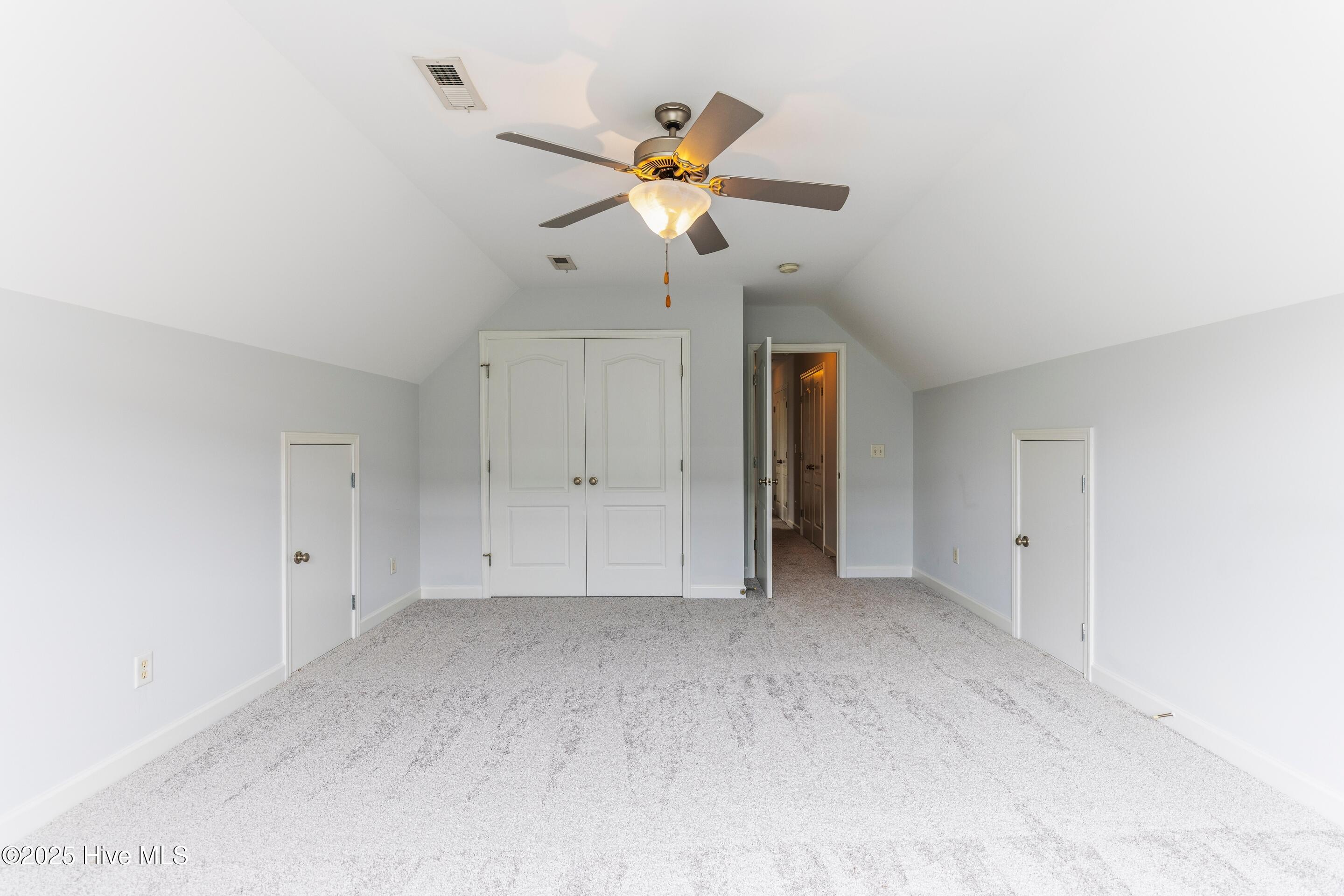 100527201 | Photo 20