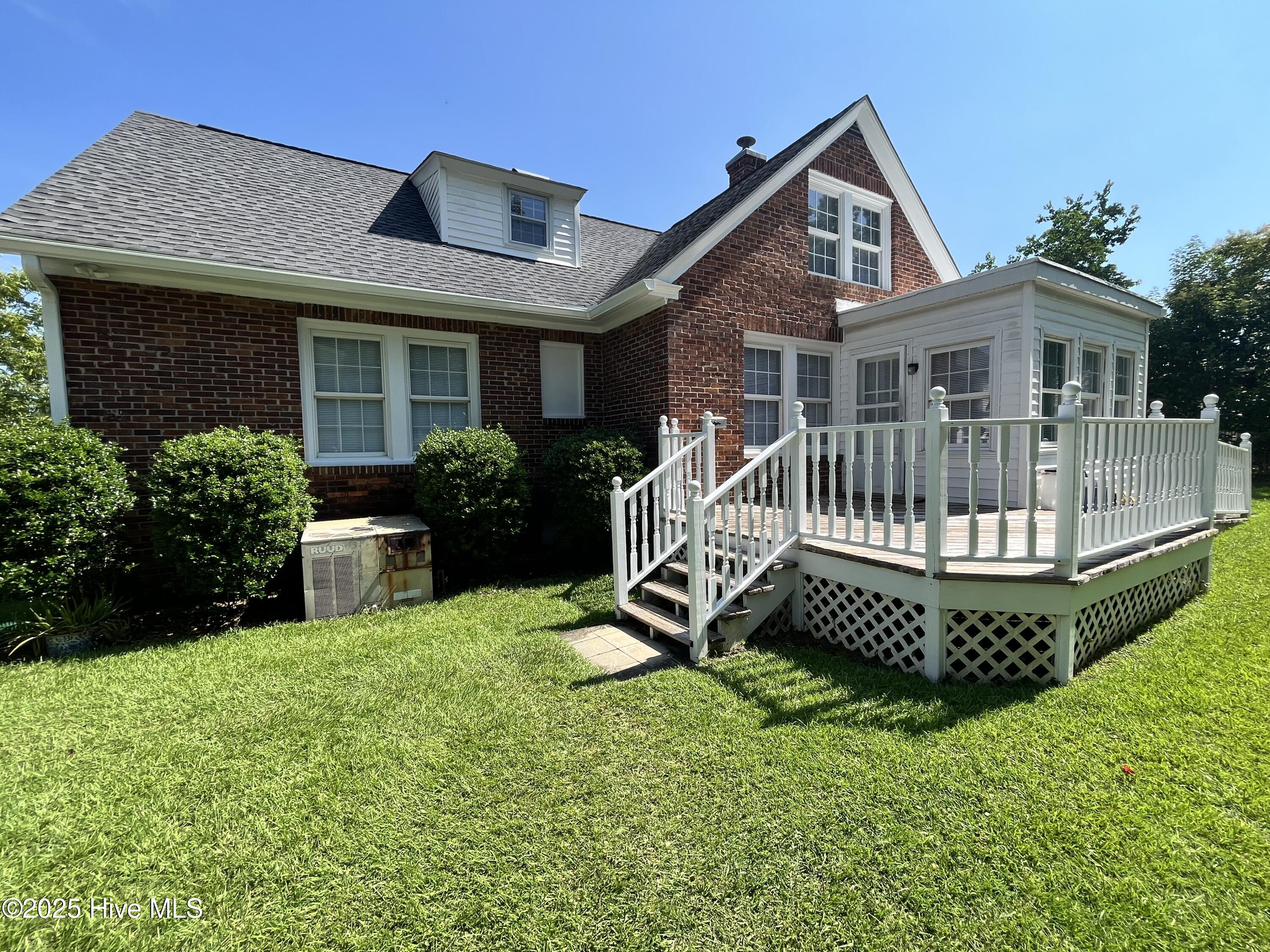 100556276 | Photo 33