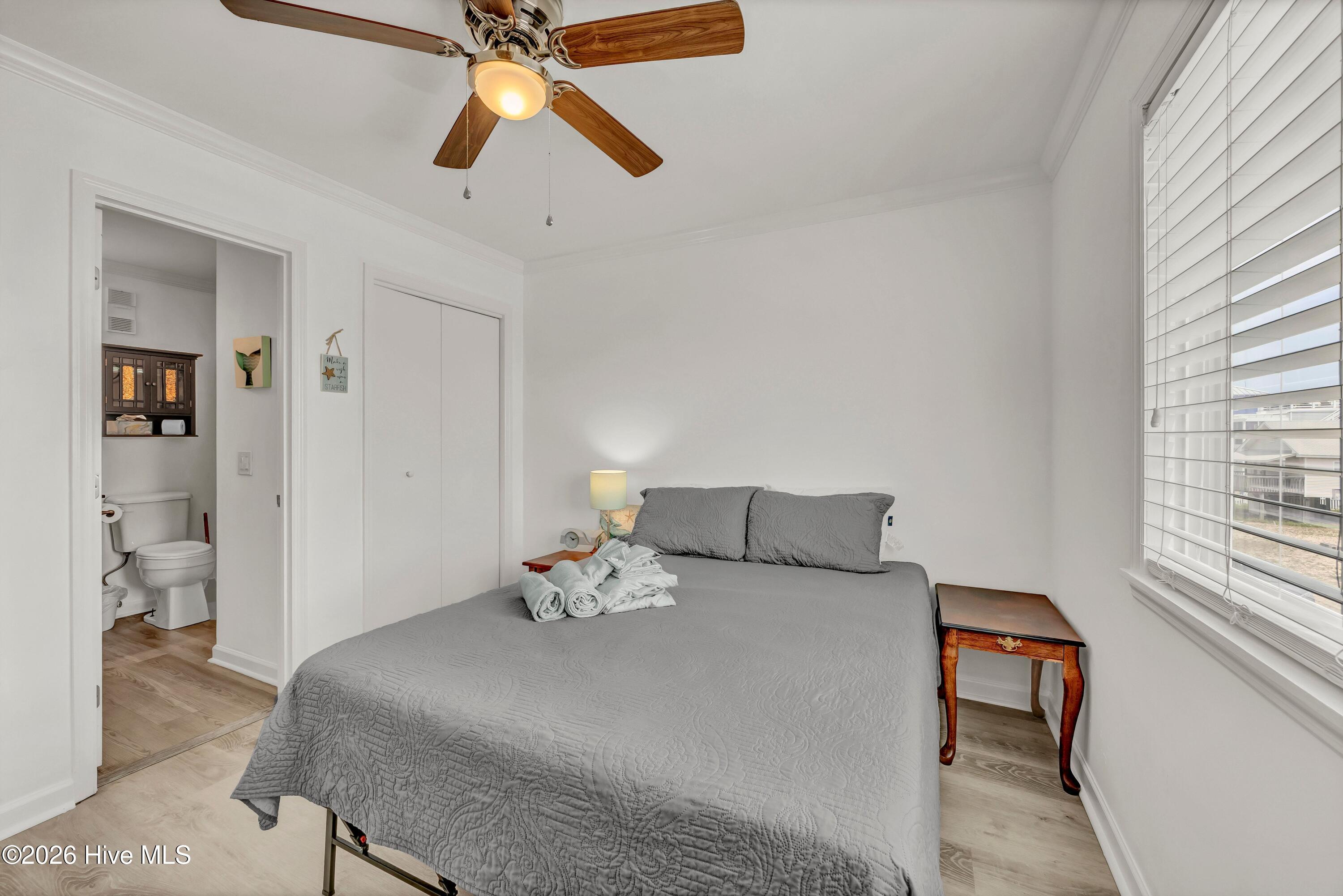 100570370 | Photo 11